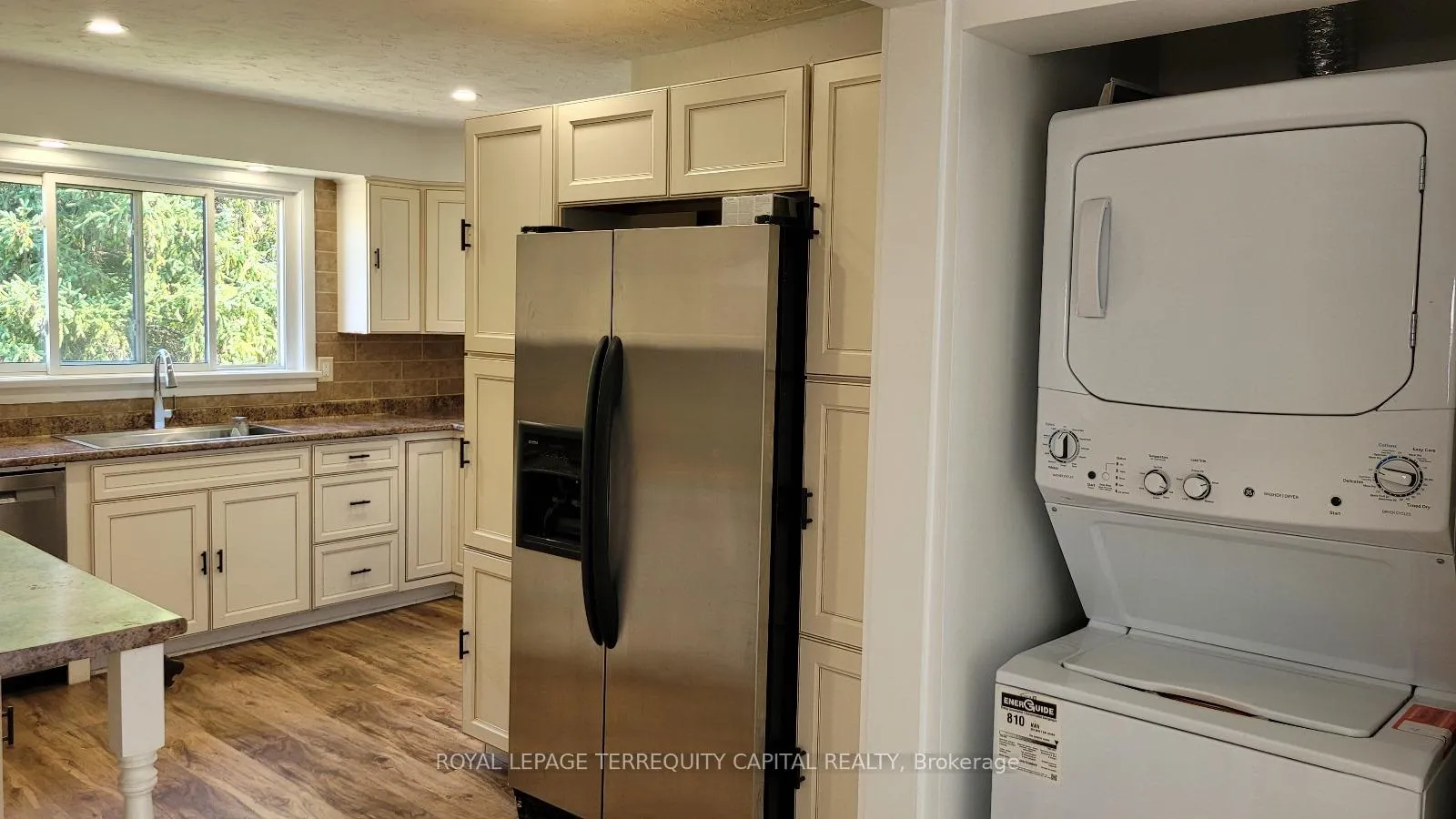Photo 3 of Unit Main, 27 Fairburn Avenue, St. Catharines, Burleigh Hill — HOMEH