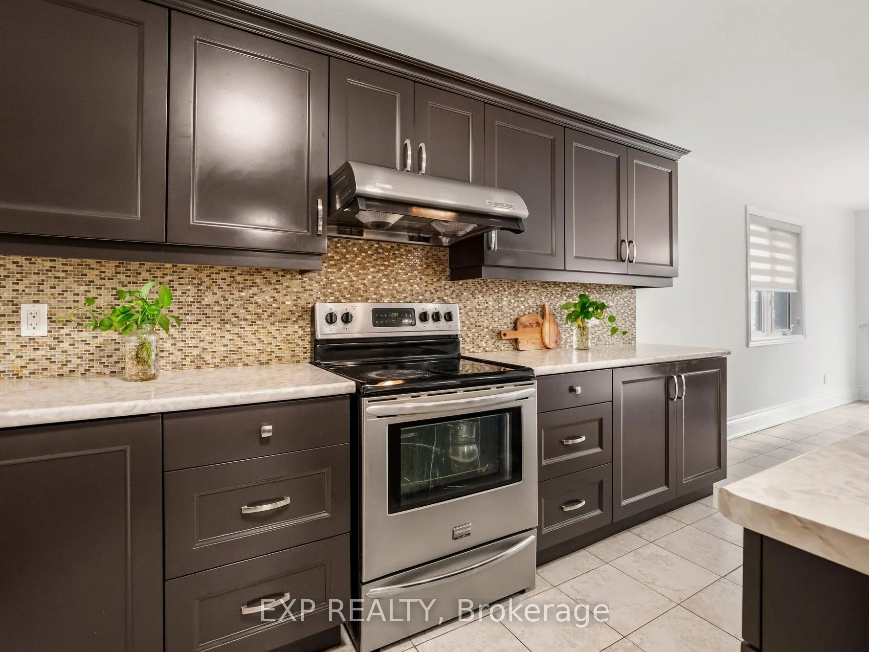 Photo 16 of 8667 Jennifer Crescent, Niagara Falls, Forestview — HOMEH