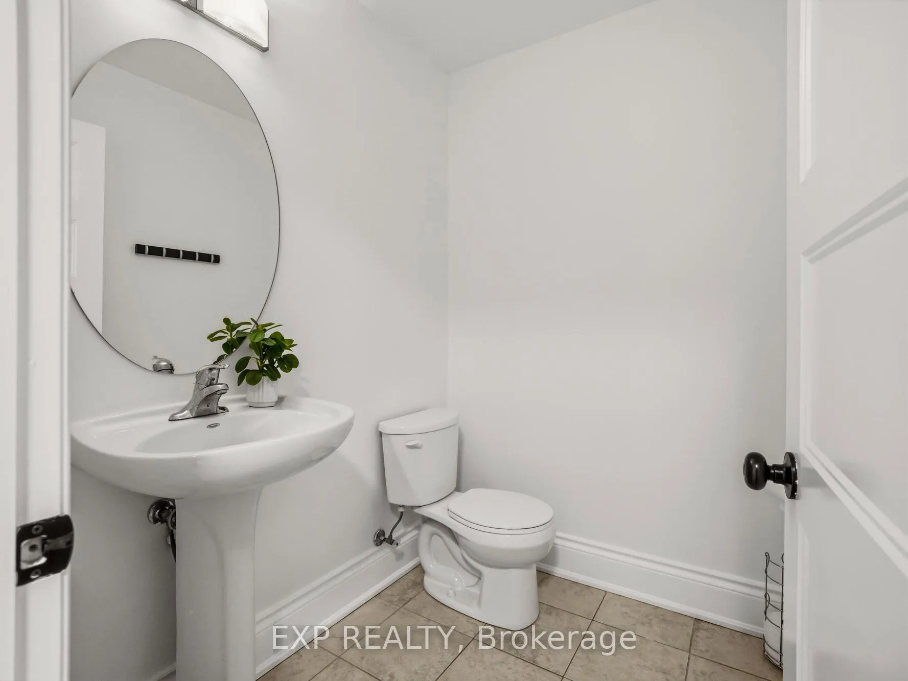 Photo 21 of 8667 Jennifer Crescent, Niagara Falls, Forestview — HOMEH
