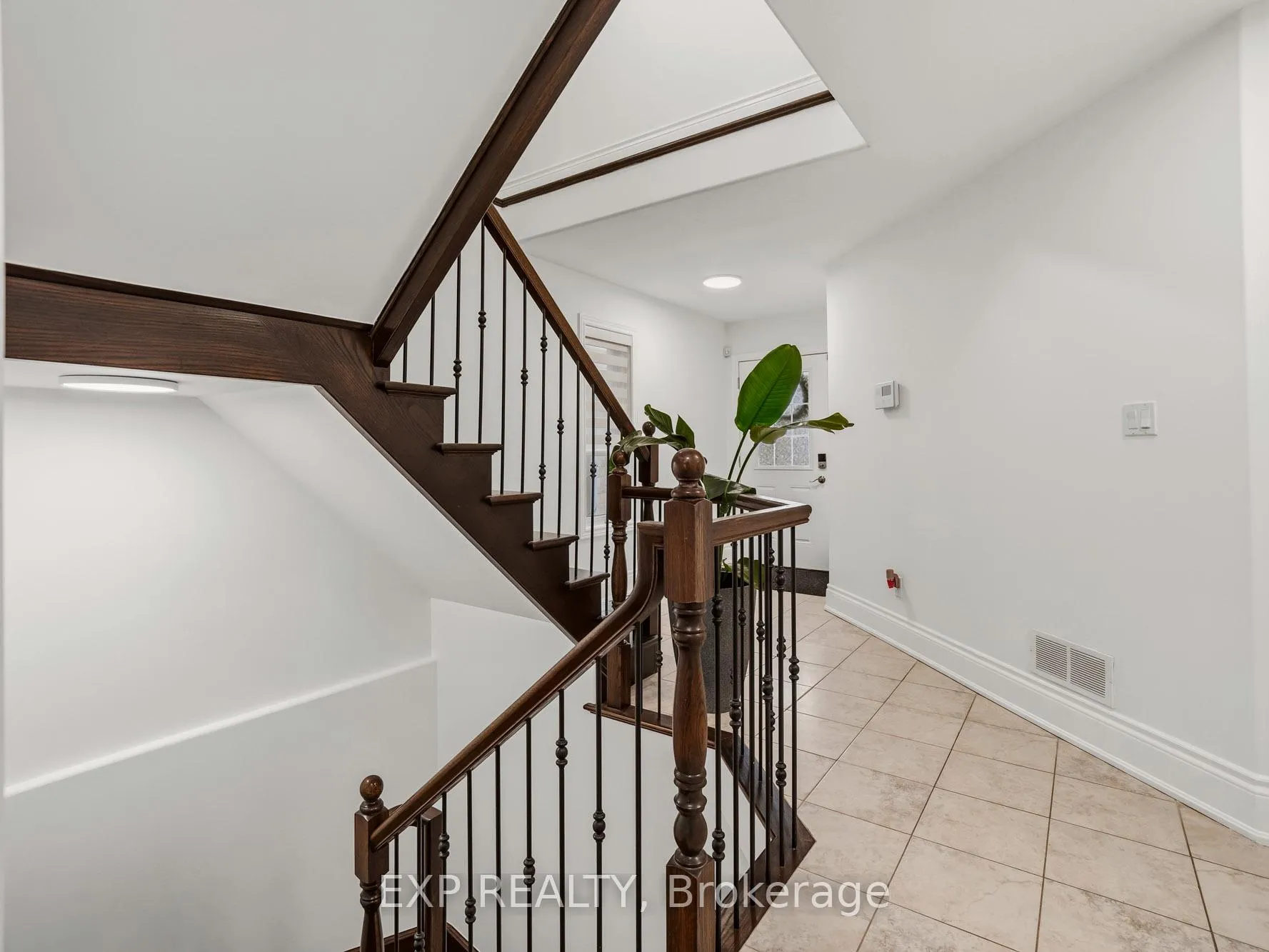 Photo 23 of 8667 Jennifer Crescent, Niagara Falls, Forestview — HOMEH