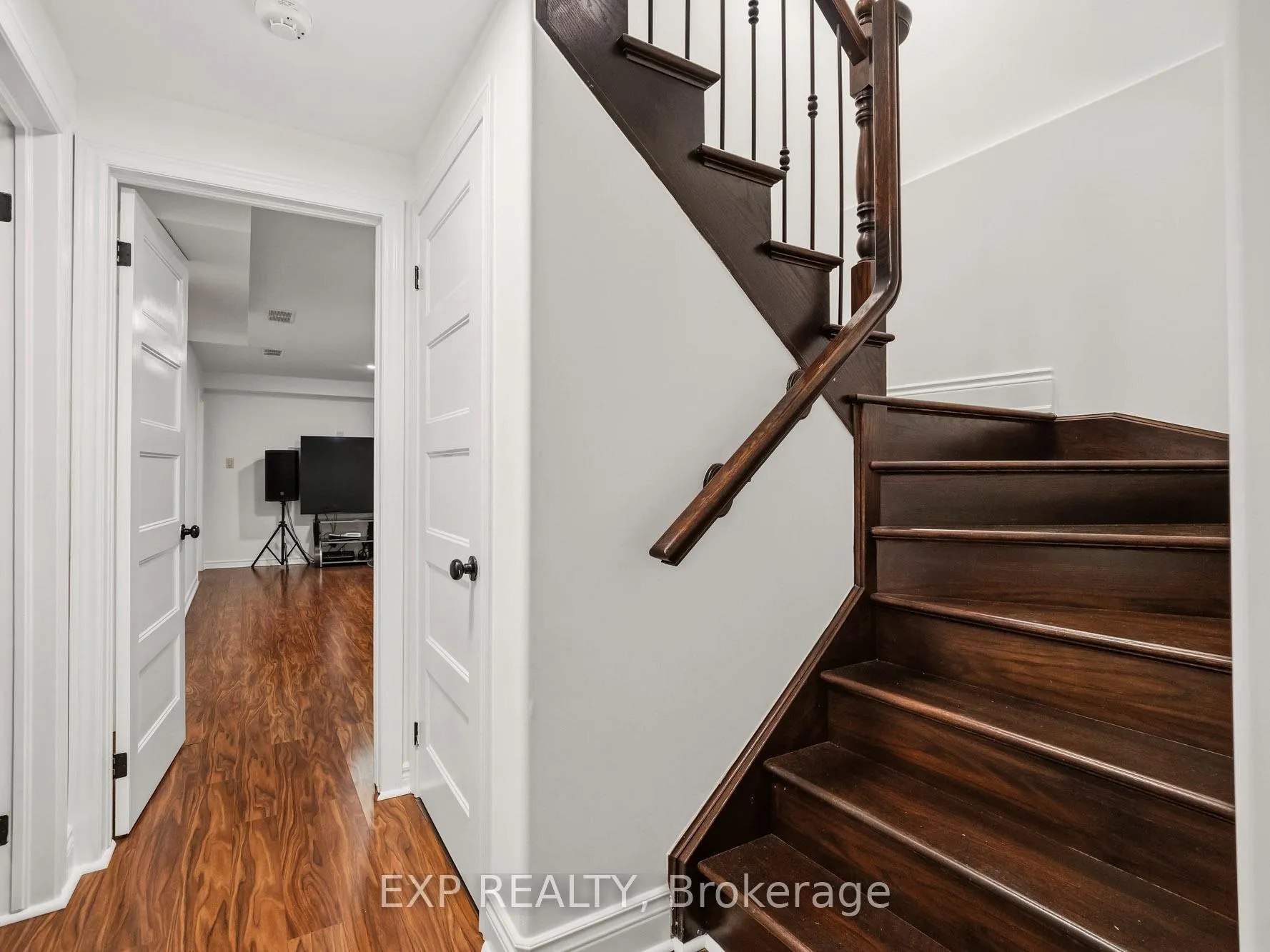 Photo 32 of 8667 Jennifer Crescent, Niagara Falls, Forestview — HOMEH