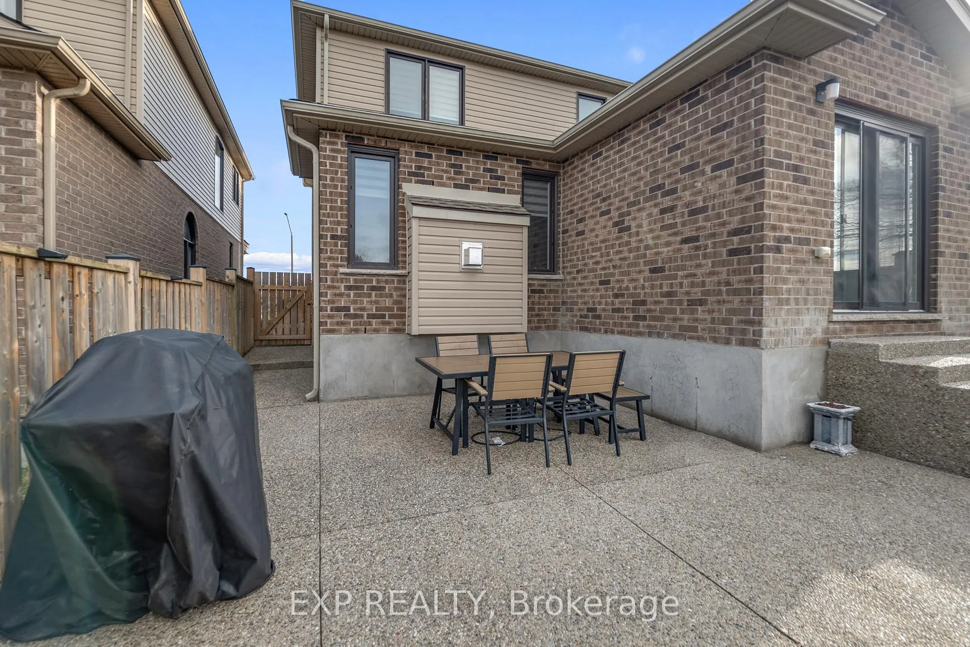 Photo 41 of 8667 Jennifer Crescent, Niagara Falls, Forestview — HOMEH
