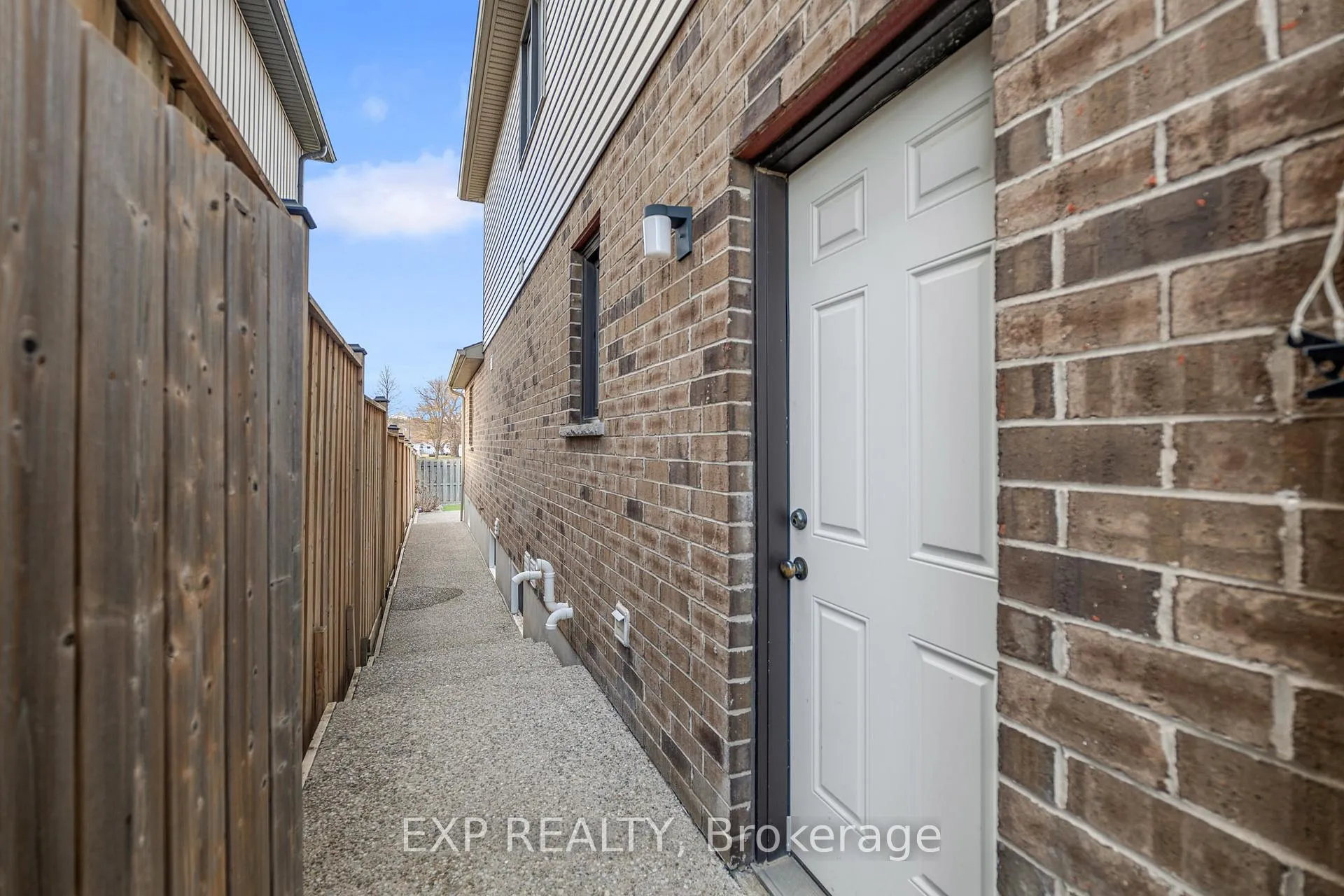 Photo 43 of 8667 Jennifer Crescent, Niagara Falls, Forestview — HOMEH