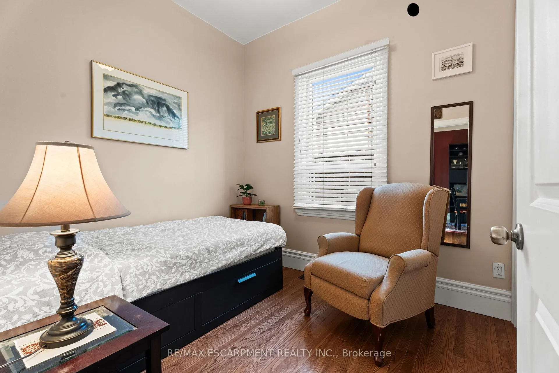 Photo 16 of 64 Florence Street, Hamilton, Strathcona — HOMEH