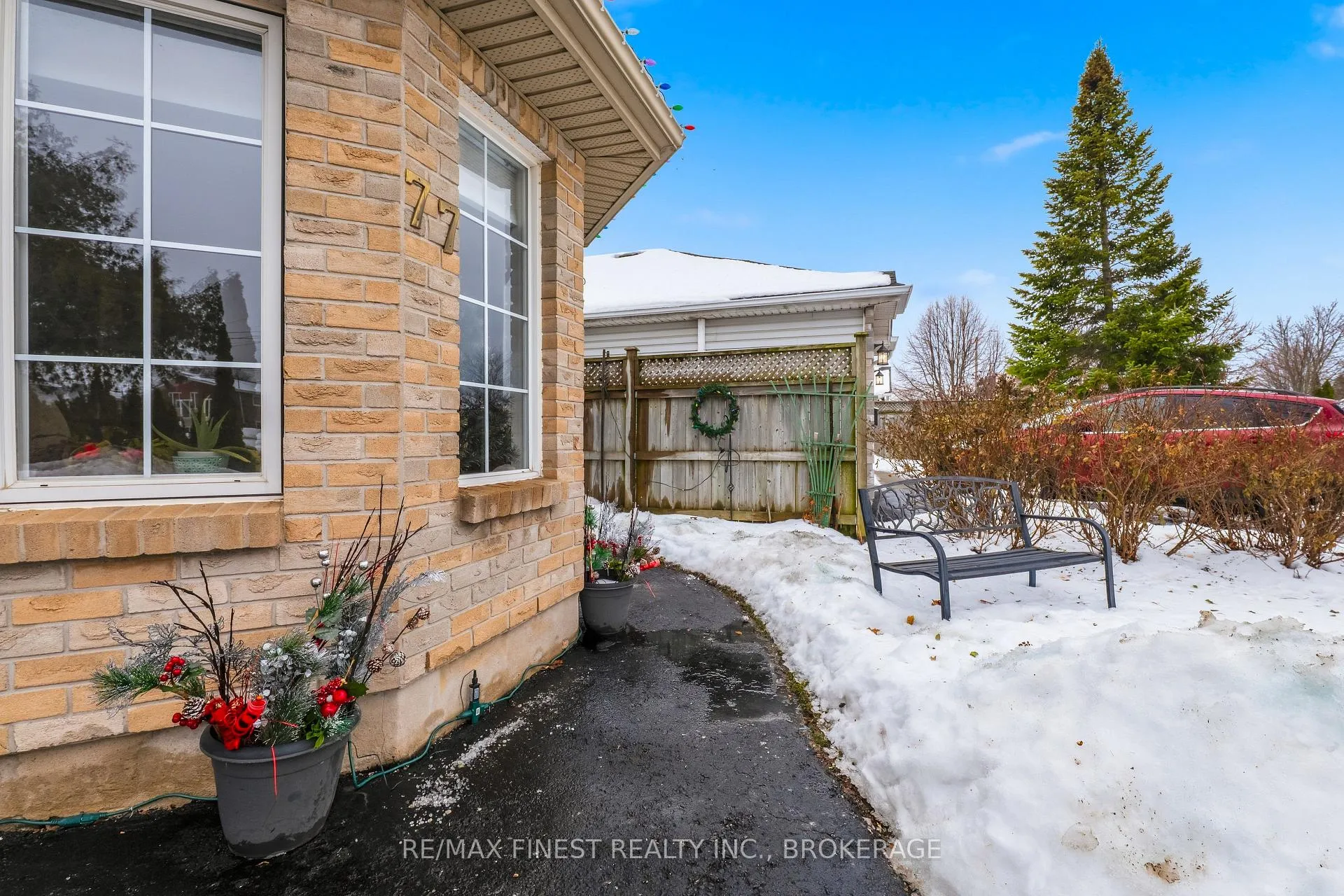 Photo 3 of 77 Wilson Street, Kingston, Rideau — HOMEH
