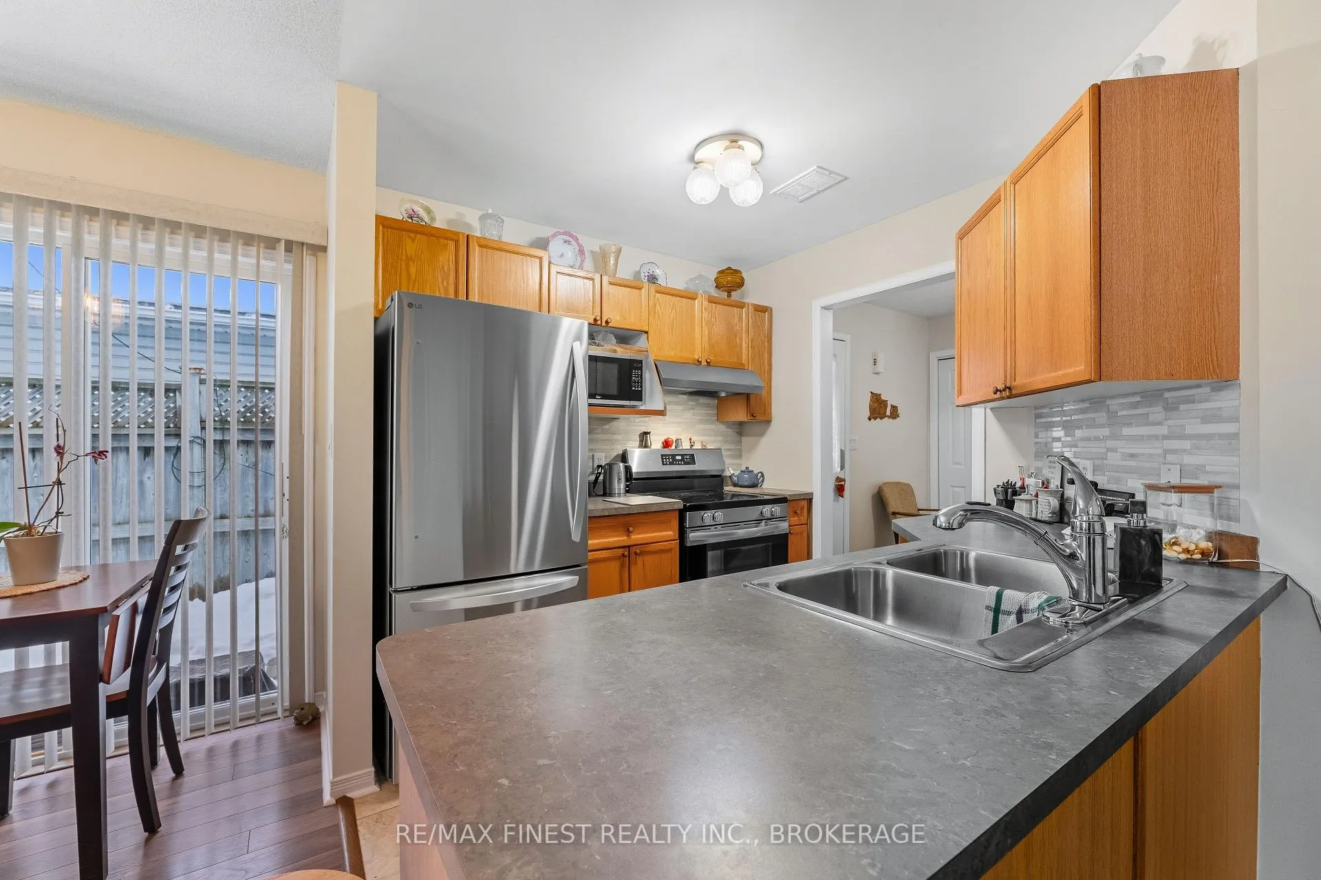 Photo 11 of 77 Wilson Street, Kingston, Rideau — HOMEH