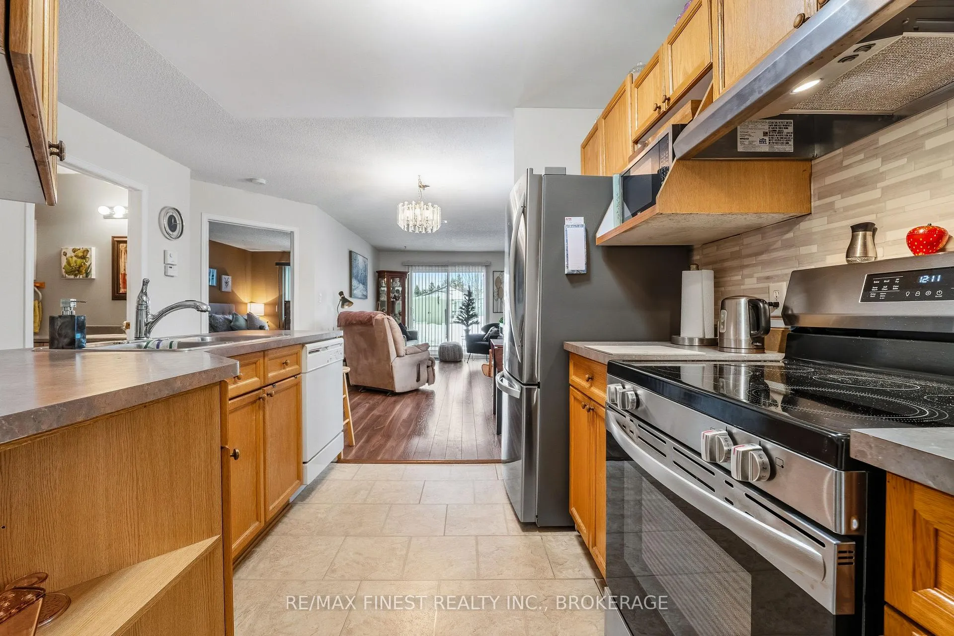 Photo 12 of 77 Wilson Street, Kingston, Rideau — HOMEH