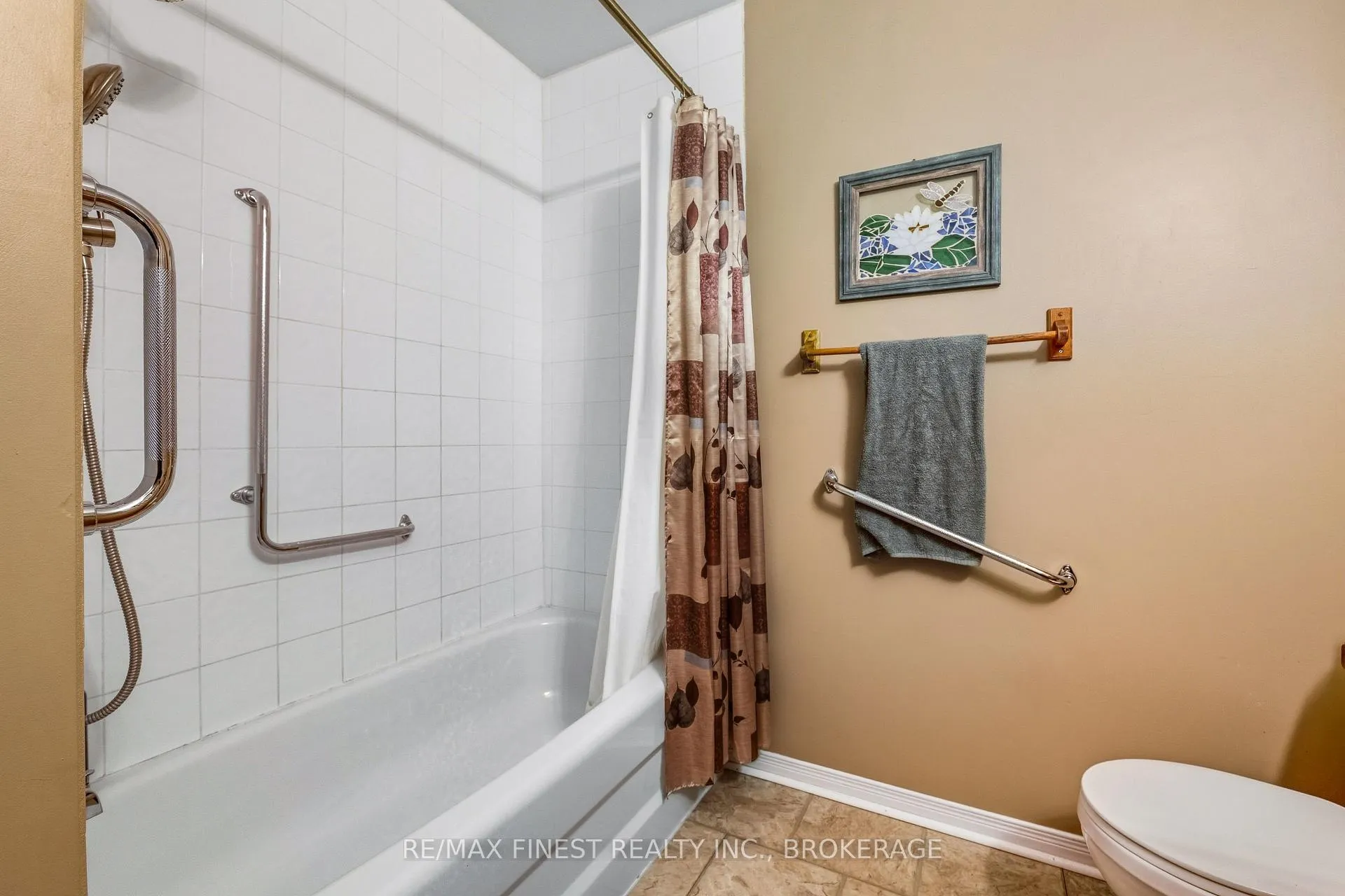 Photo 22 of 77 Wilson Street, Kingston, Rideau — HOMEH