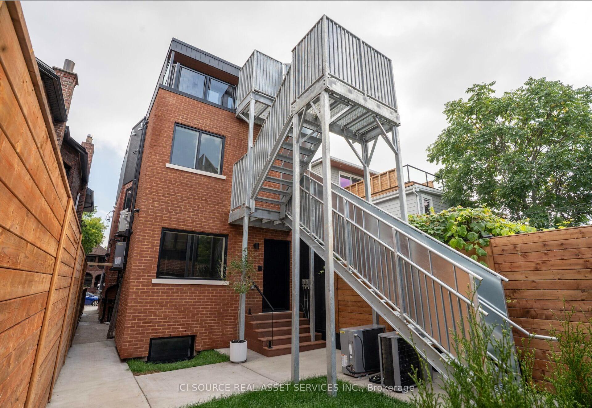 Photo 2 of Unit 3, 328 Shaw Street, Toronto, Trinity-Bellwoods — HOMEH