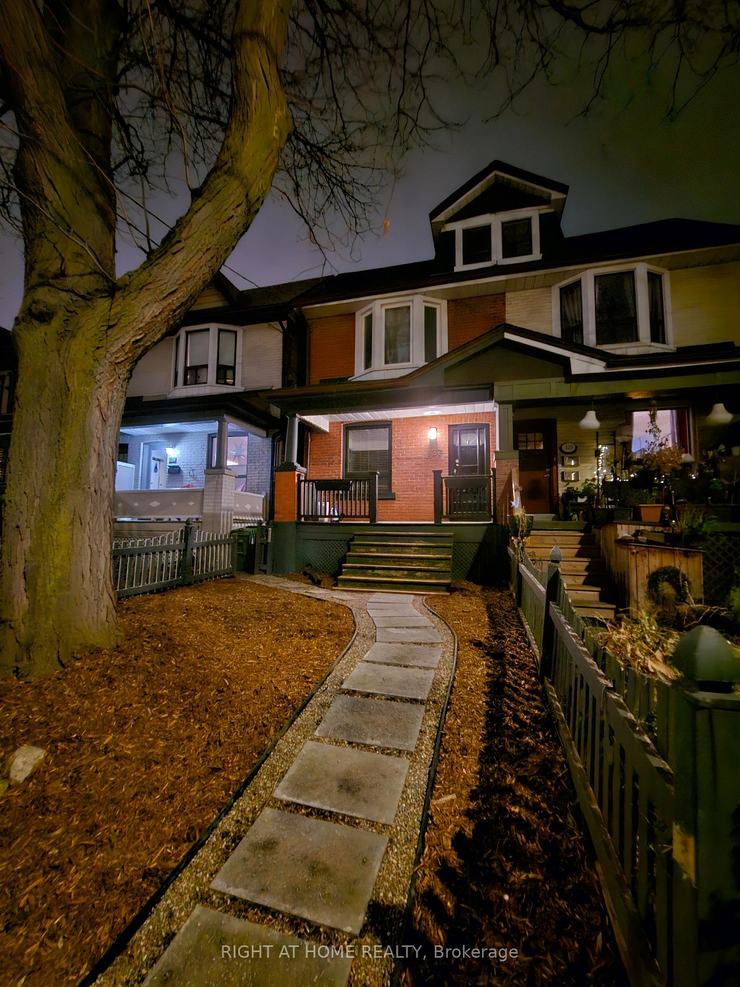 Photo 2 of Unit #1, 127 Heward Avenue, Toronto, South Riverdale — HOMEH