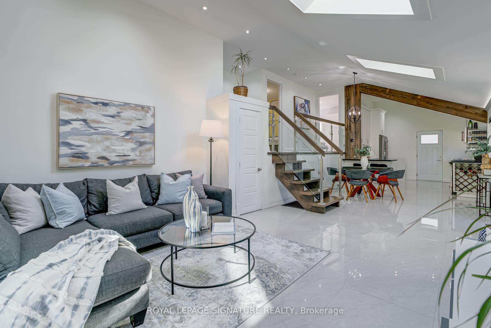 Photo 4 of 57 Munson Crescent, Scarborough, Bendale — HOMEH