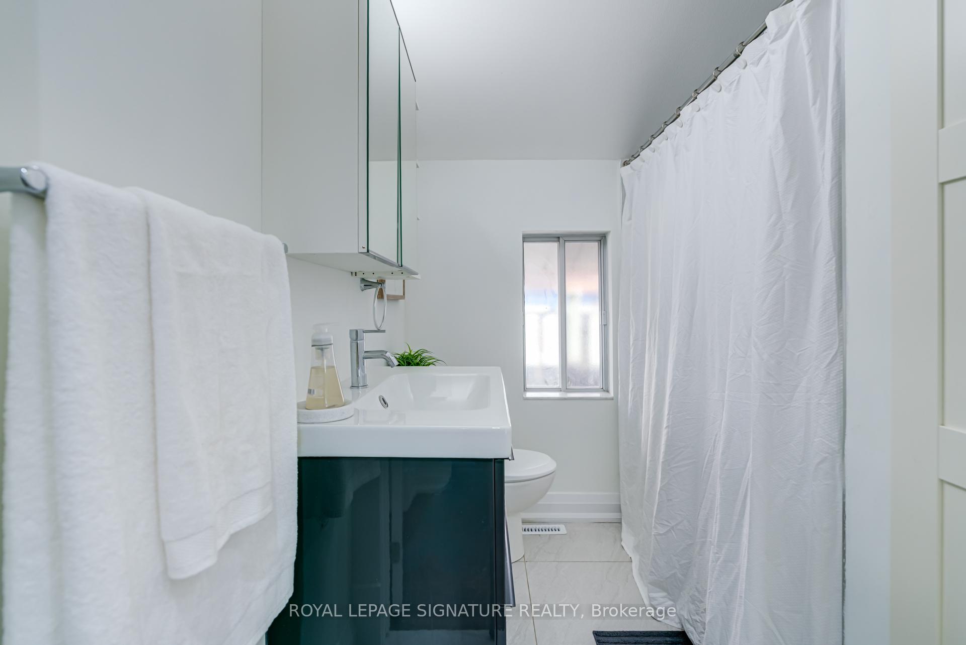 Photo 15 of 57 Munson Crescent, Scarborough, Bendale — HOMEH
