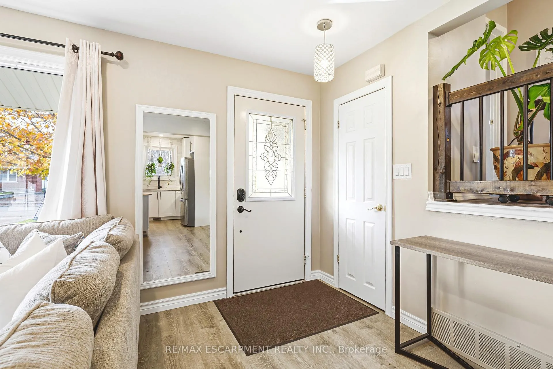 Photo 5 of 4117 Hixon Street, Lincoln, Beamsville — HOMEH