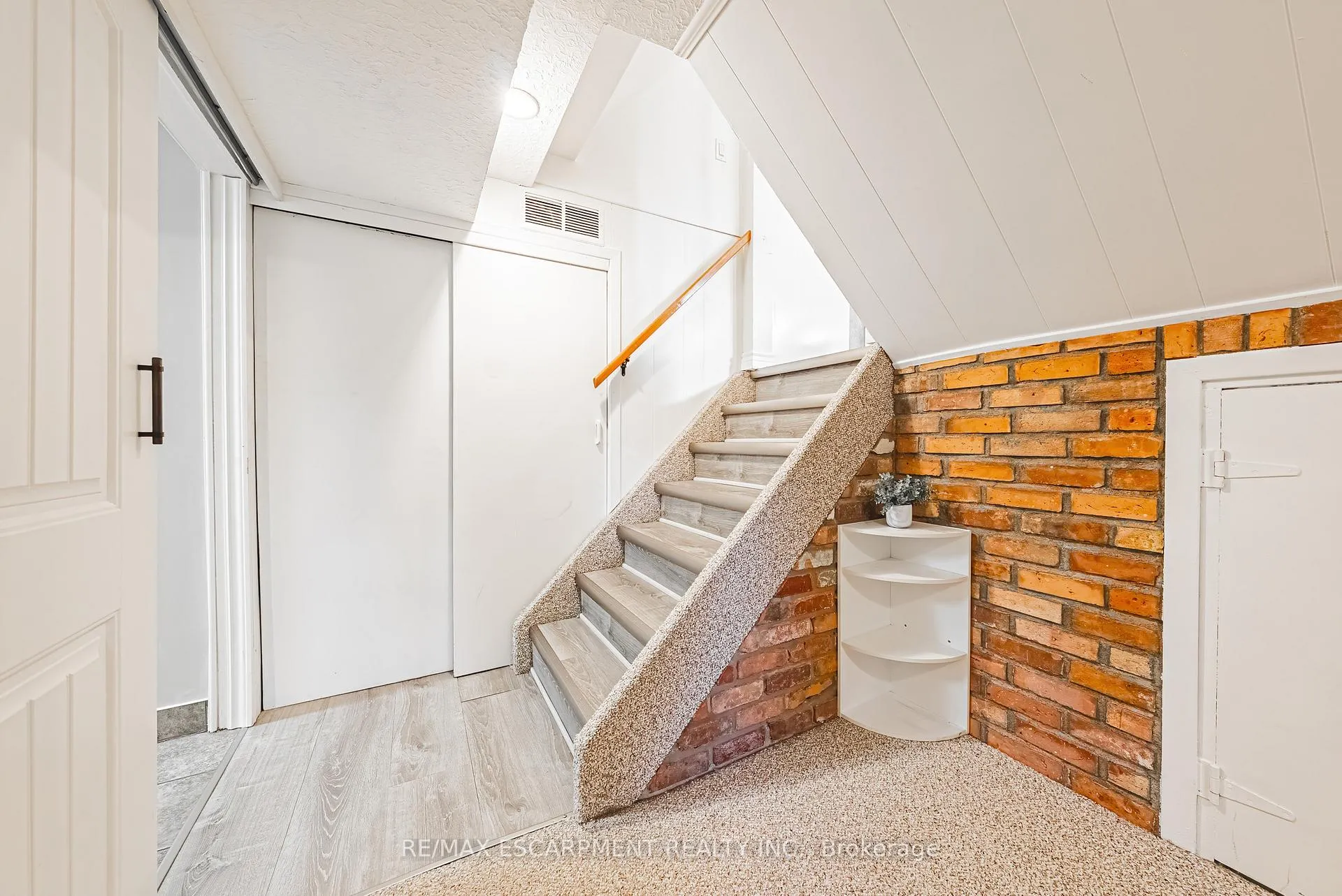 Photo 26 of 4117 Hixon Street, Lincoln, Beamsville — HOMEH
