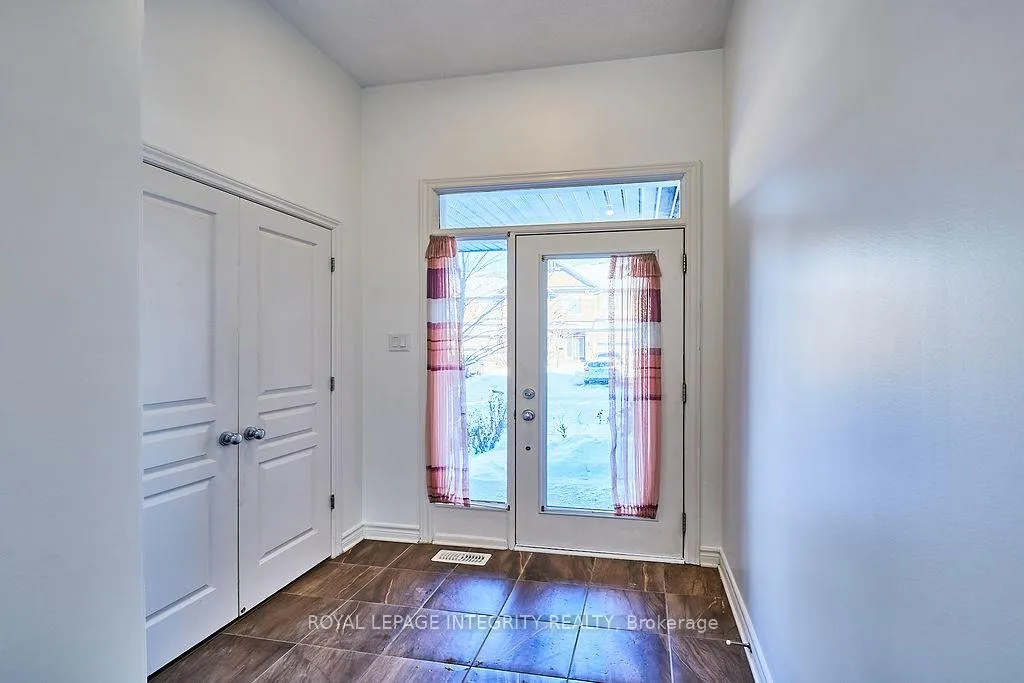 Photo 4 of 870 Fletcher Circle, Ottawa, Kanata - Kanata Lakes/Heritage Hills — HOMEH