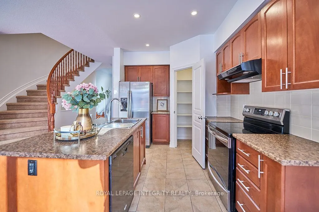 Photo 9 of 870 Fletcher Circle, Ottawa, Kanata - Kanata Lakes/Heritage Hills — HOMEH
