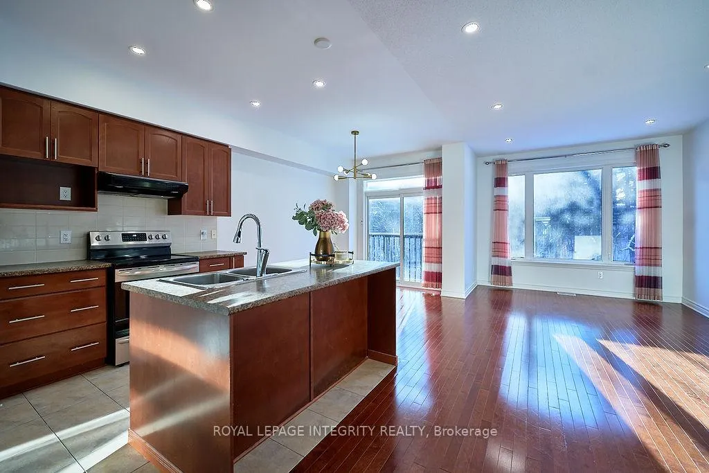 Photo 18 of 870 Fletcher Circle, Ottawa, Kanata - Kanata Lakes/Heritage Hills — HOMEH