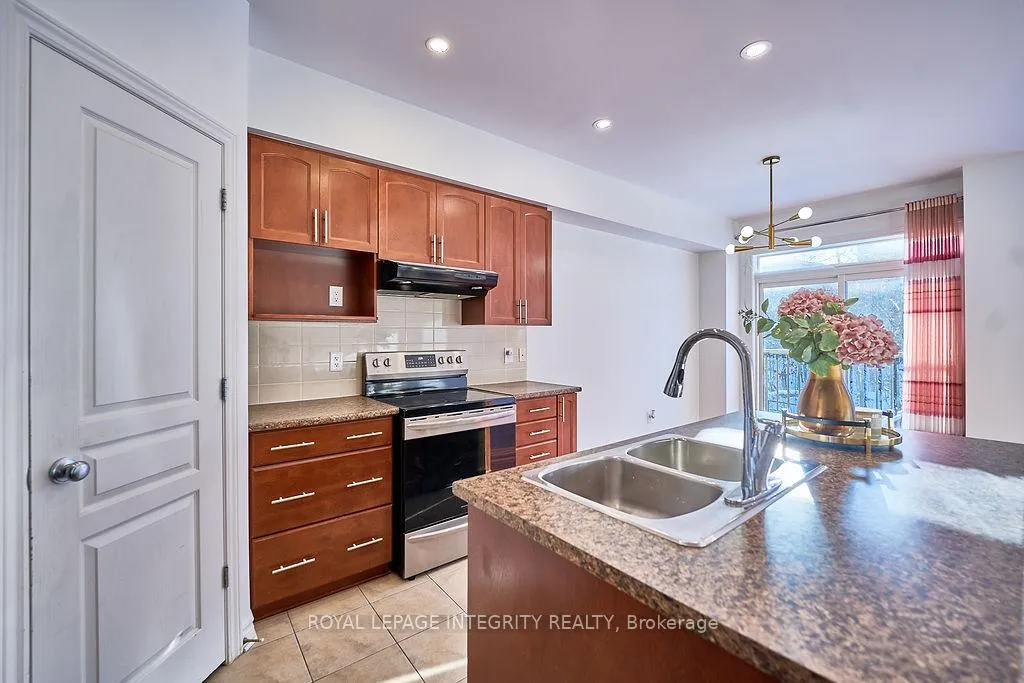 Photo 20 of 870 Fletcher Circle, Ottawa, Kanata - Kanata Lakes/Heritage Hills — HOMEH