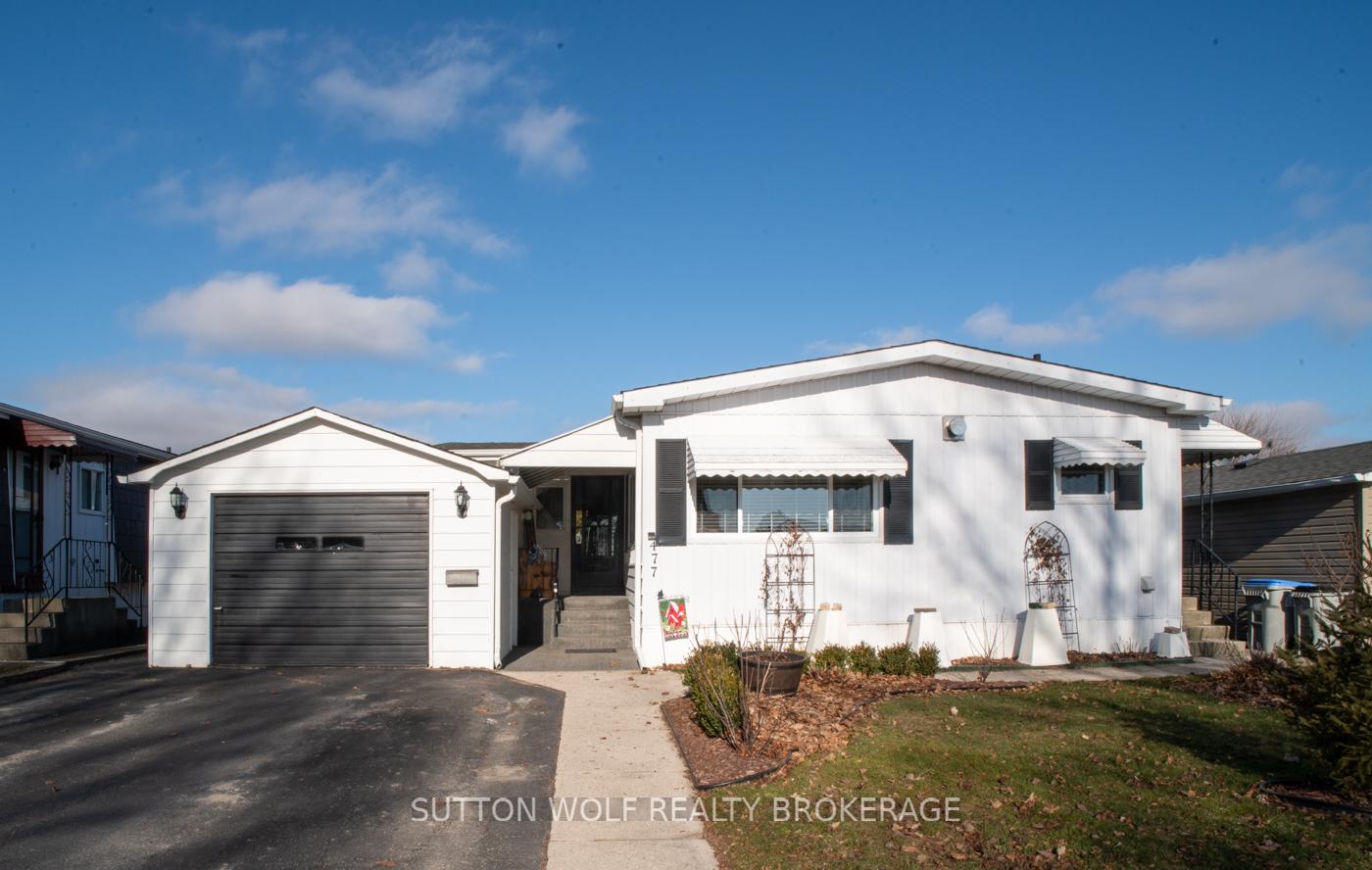 Front of 477 Richard Crescent