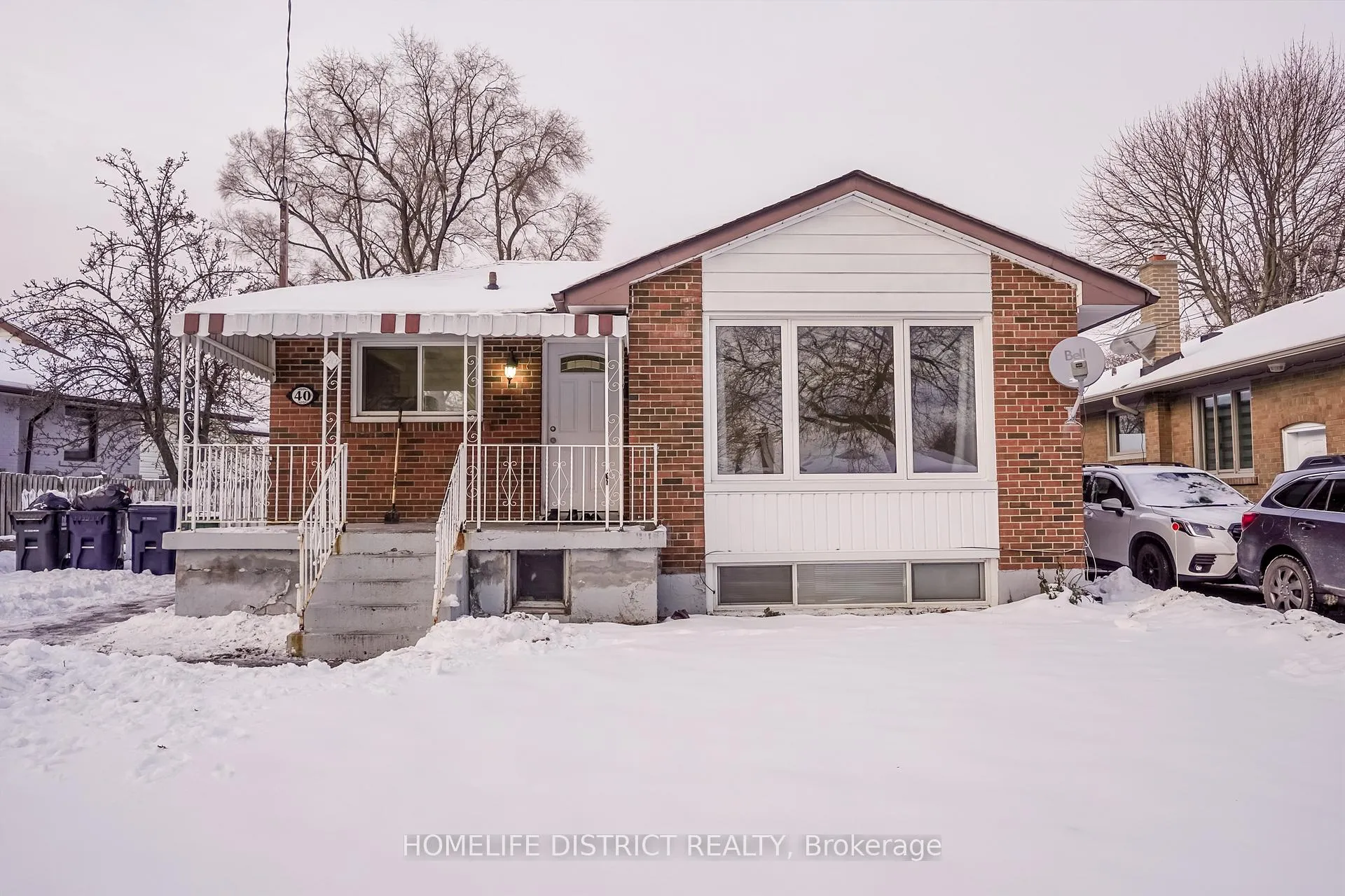 Photo 2 of 40 Calumet Crescent, Scarborough, Woburn — HOMEH