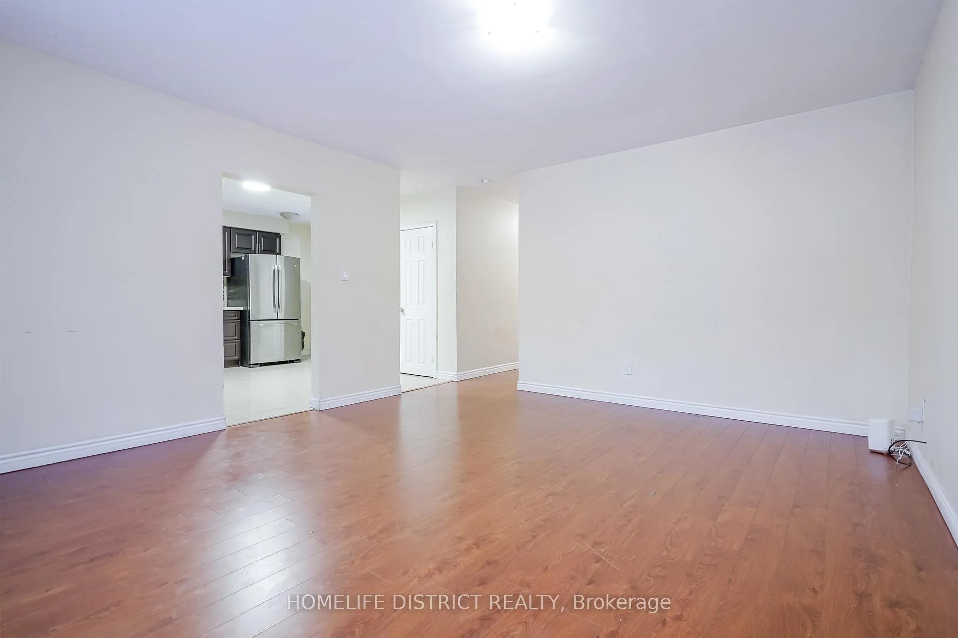 Photo 6 of 40 Calumet Crescent, Scarborough, Woburn — HOMEH