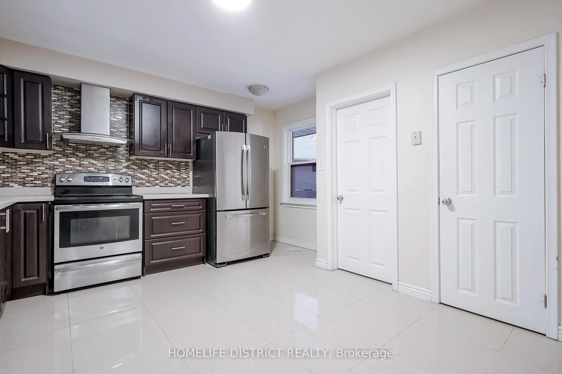 Photo 21 of 40 Calumet Crescent, Scarborough, Woburn — HOMEH