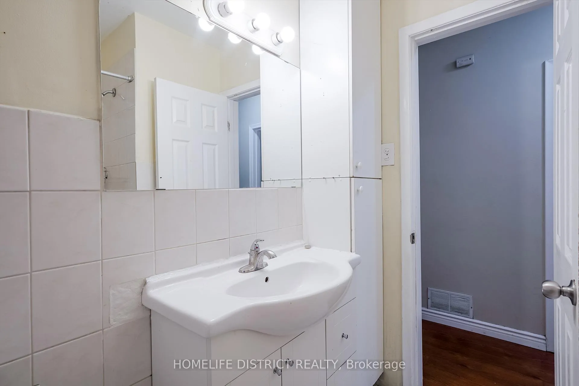 Photo 33 of 40 Calumet Crescent, Scarborough, Woburn — HOMEH