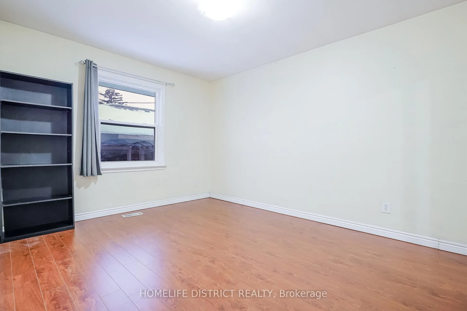 Photo 34 of 40 Calumet Crescent, Scarborough, Woburn — HOMEH