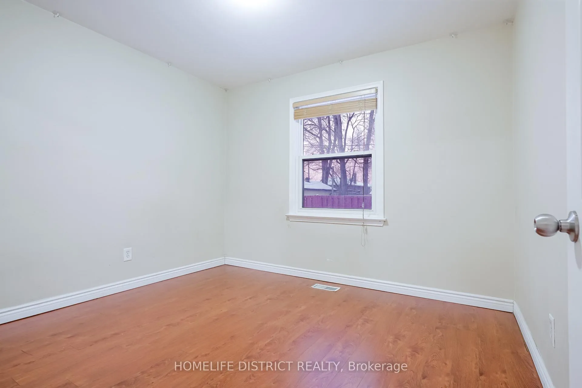 Photo 37 of 40 Calumet Crescent, Scarborough, Woburn — HOMEH