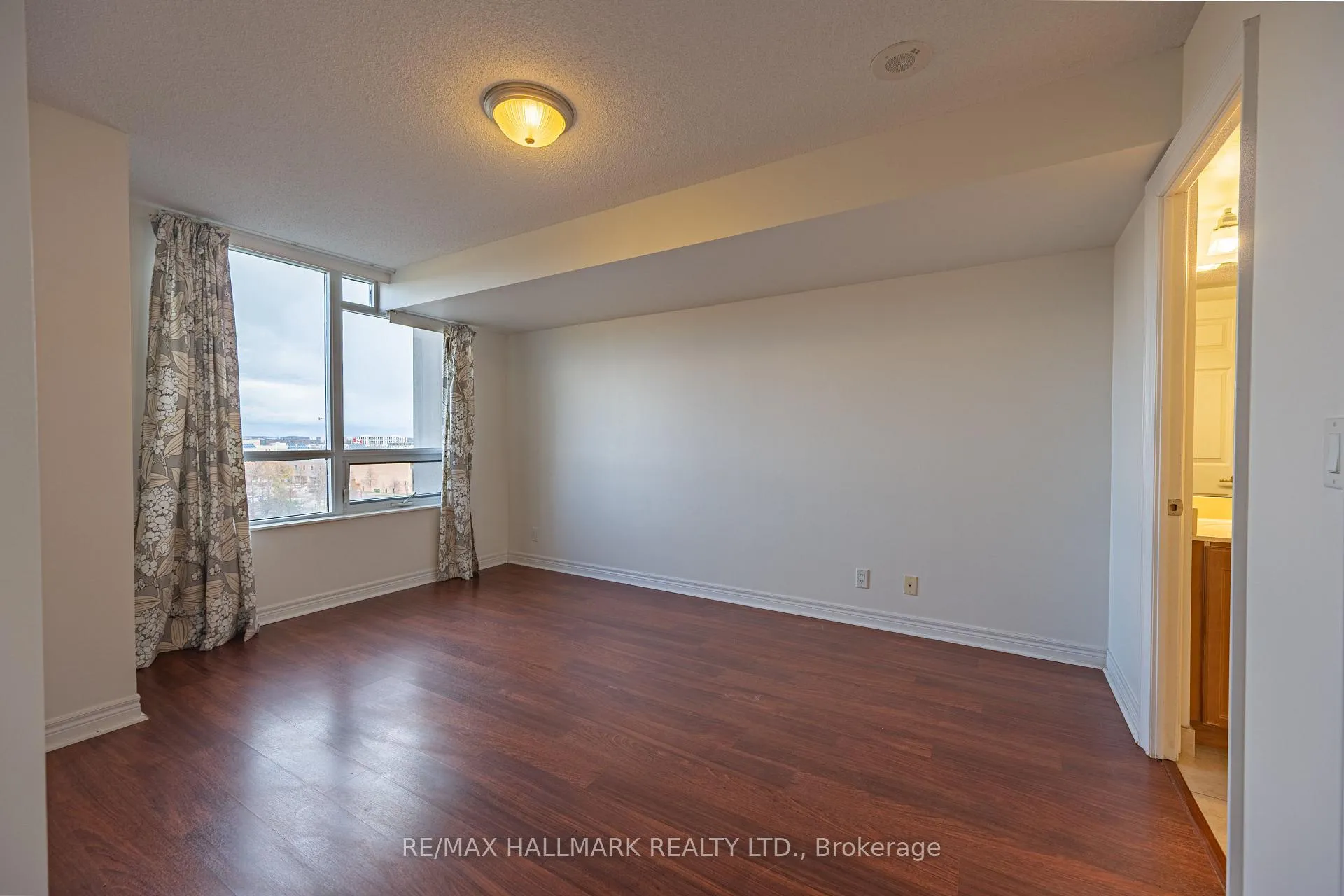 Photo 9 of Unit 817, 33 Cox Boulevard, Markham, Unionville — HOMEH