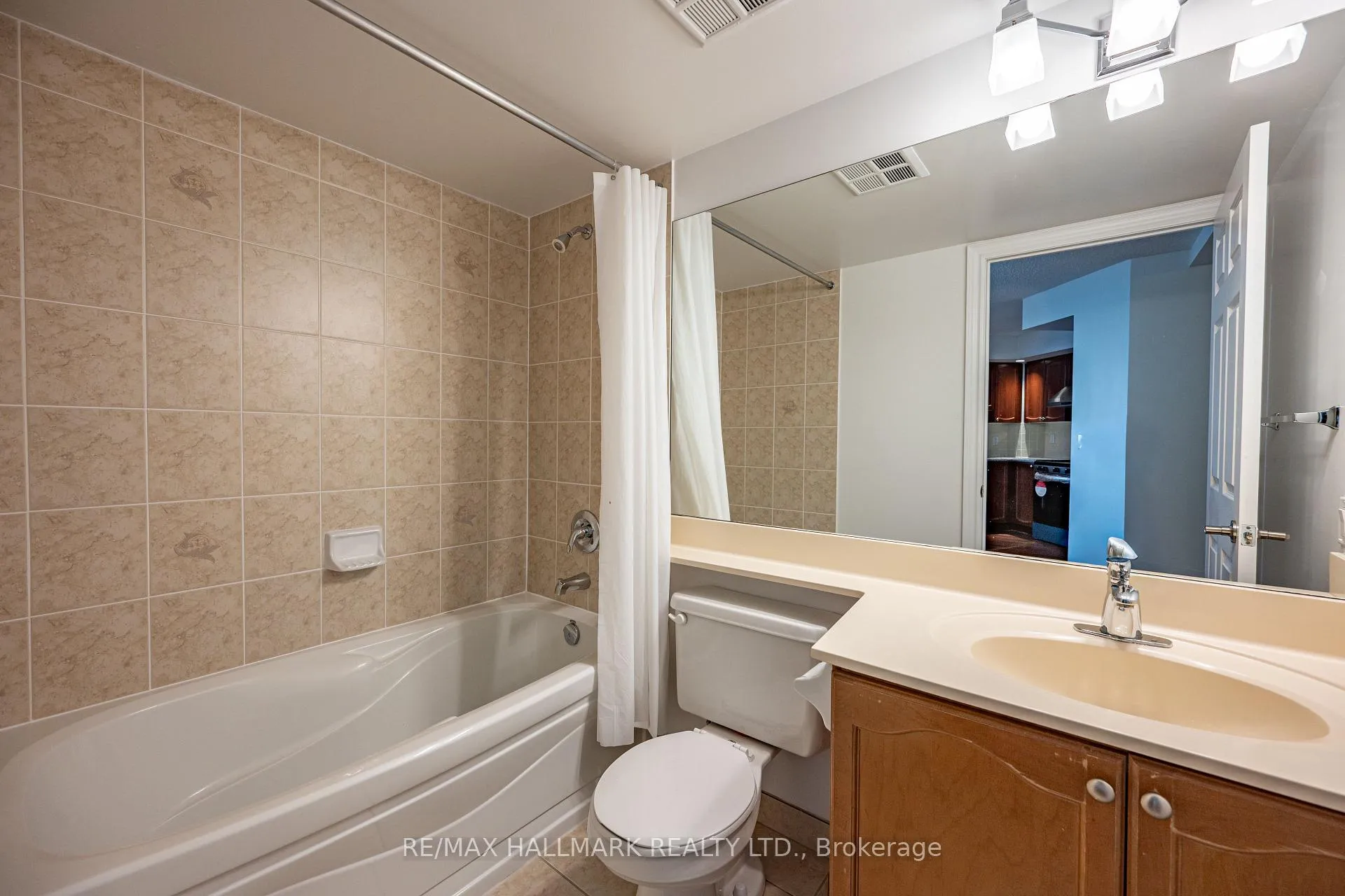 Photo 12 of Unit 817, 33 Cox Boulevard, Markham, Unionville — HOMEH