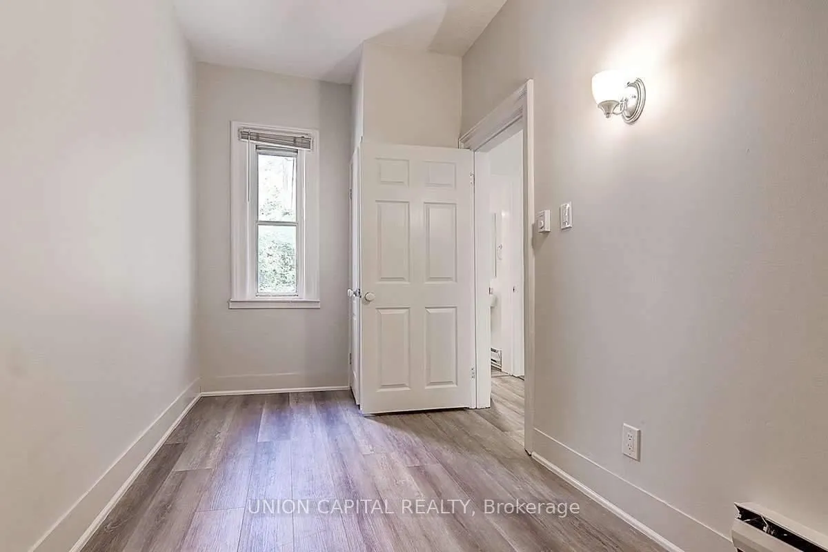 Photo 11 of 928 Eastern Avenue, Toronto, Greenwood-Coxwell — HOMEH