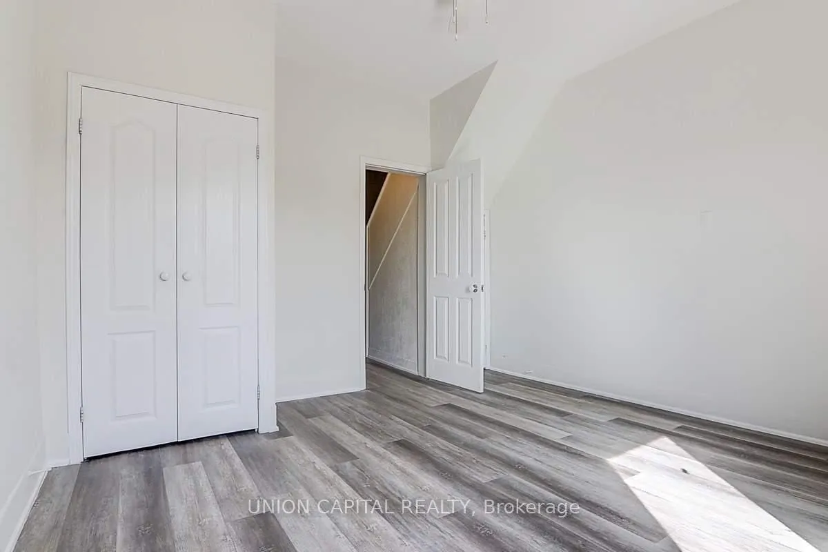 Photo 13 of 928 Eastern Avenue, Toronto, Greenwood-Coxwell — HOMEH
