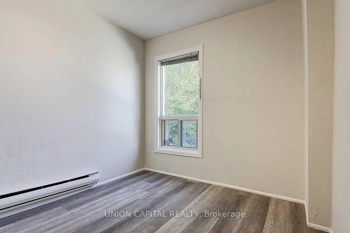 Photo 16 of 928 Eastern Avenue, Toronto, Greenwood-Coxwell — HOMEH