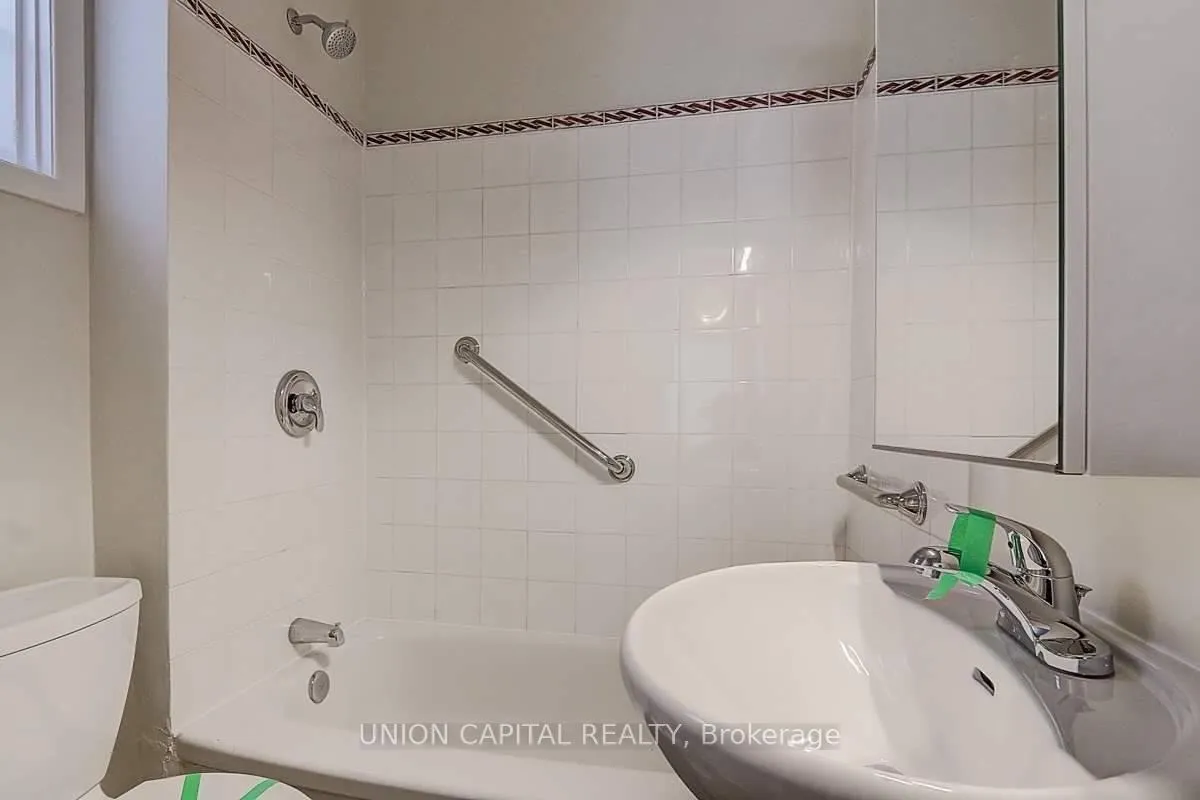 Photo 17 of 928 Eastern Avenue, Toronto, Greenwood-Coxwell — HOMEH