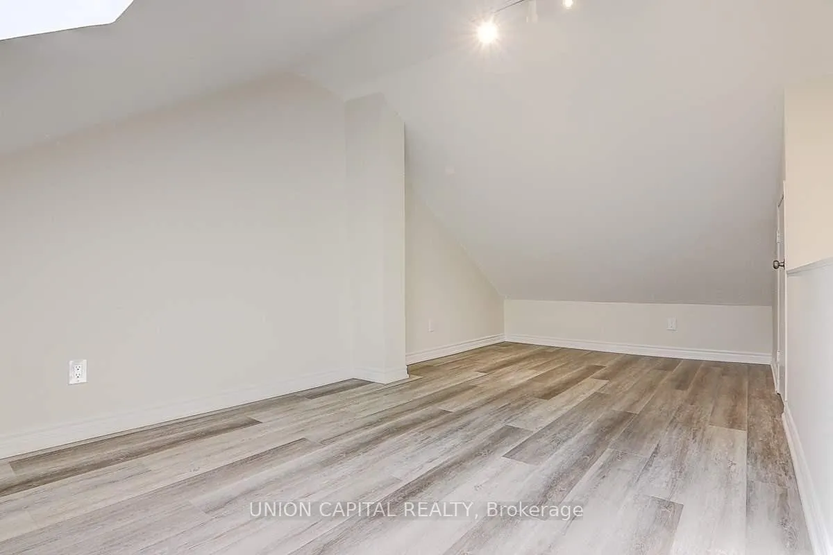 Photo 20 of 928 Eastern Avenue, Toronto, Greenwood-Coxwell — HOMEH
