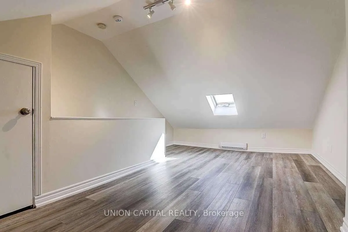 Photo 21 of 928 Eastern Avenue, Toronto, Greenwood-Coxwell — HOMEH