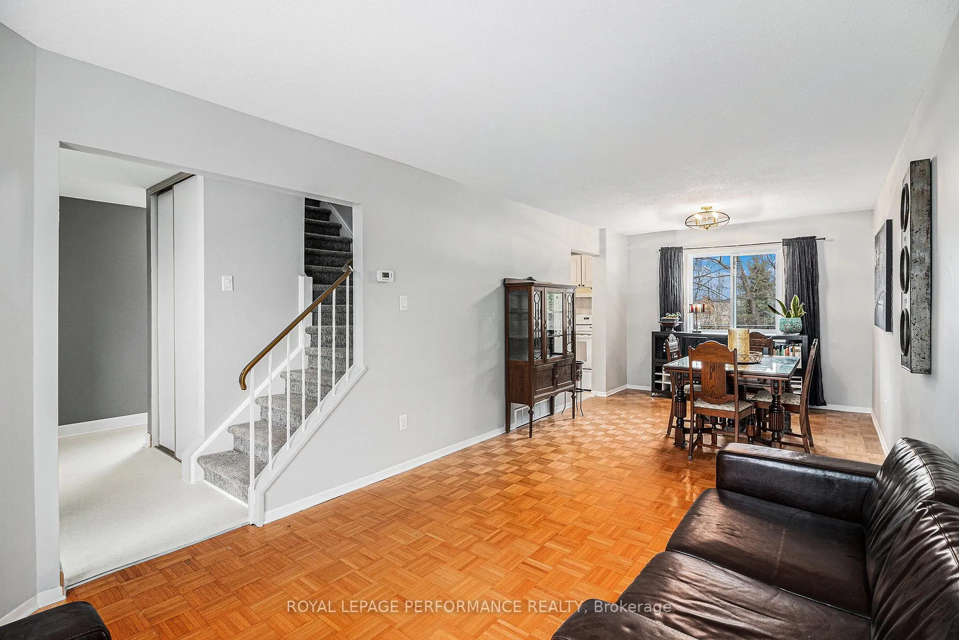 Photo 3 of 6349 St Louis Drive, Ottawa, Hiawatha Park/Convent Glen — HOMEH