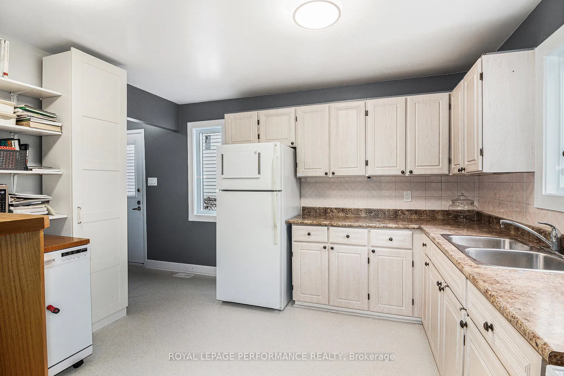 Photo 11 of 6349 St Louis Drive, Ottawa, Hiawatha Park/Convent Glen — HOMEH