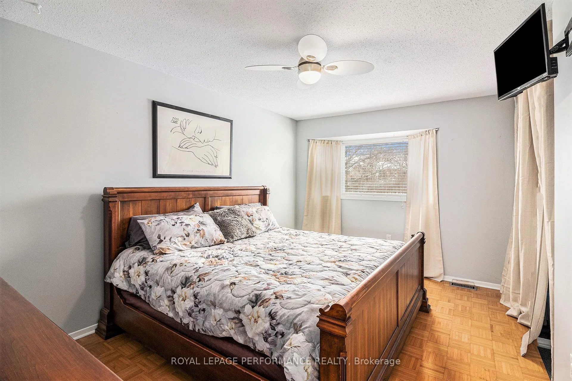 Photo 16 of 6349 St Louis Drive, Ottawa, Hiawatha Park/Convent Glen — HOMEH