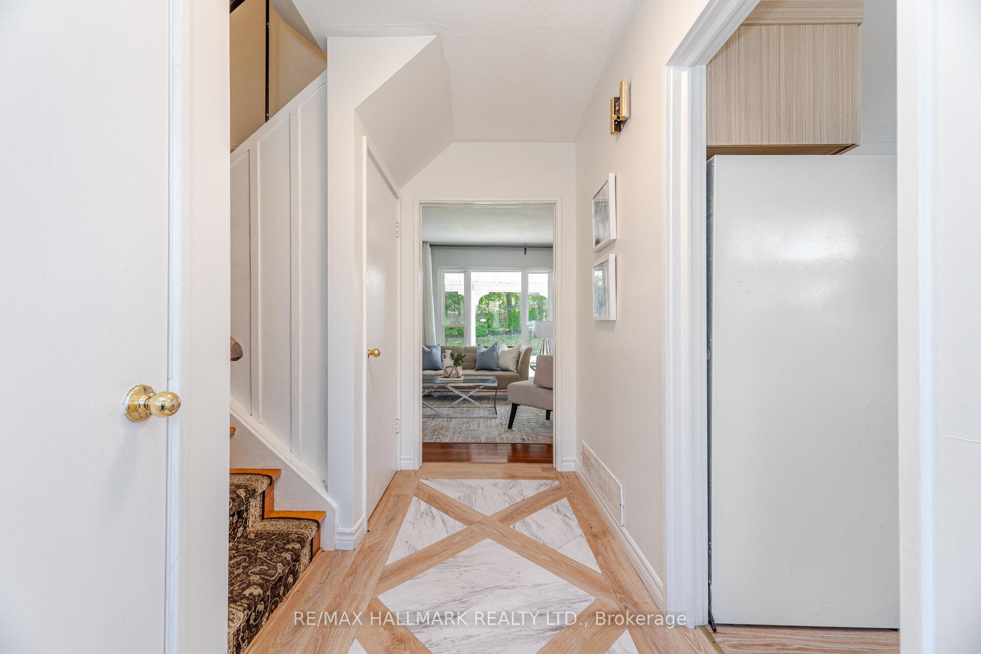 Photo 9 of 73 Dogwood Crescent, Scarborough, Bendale — HOMEH