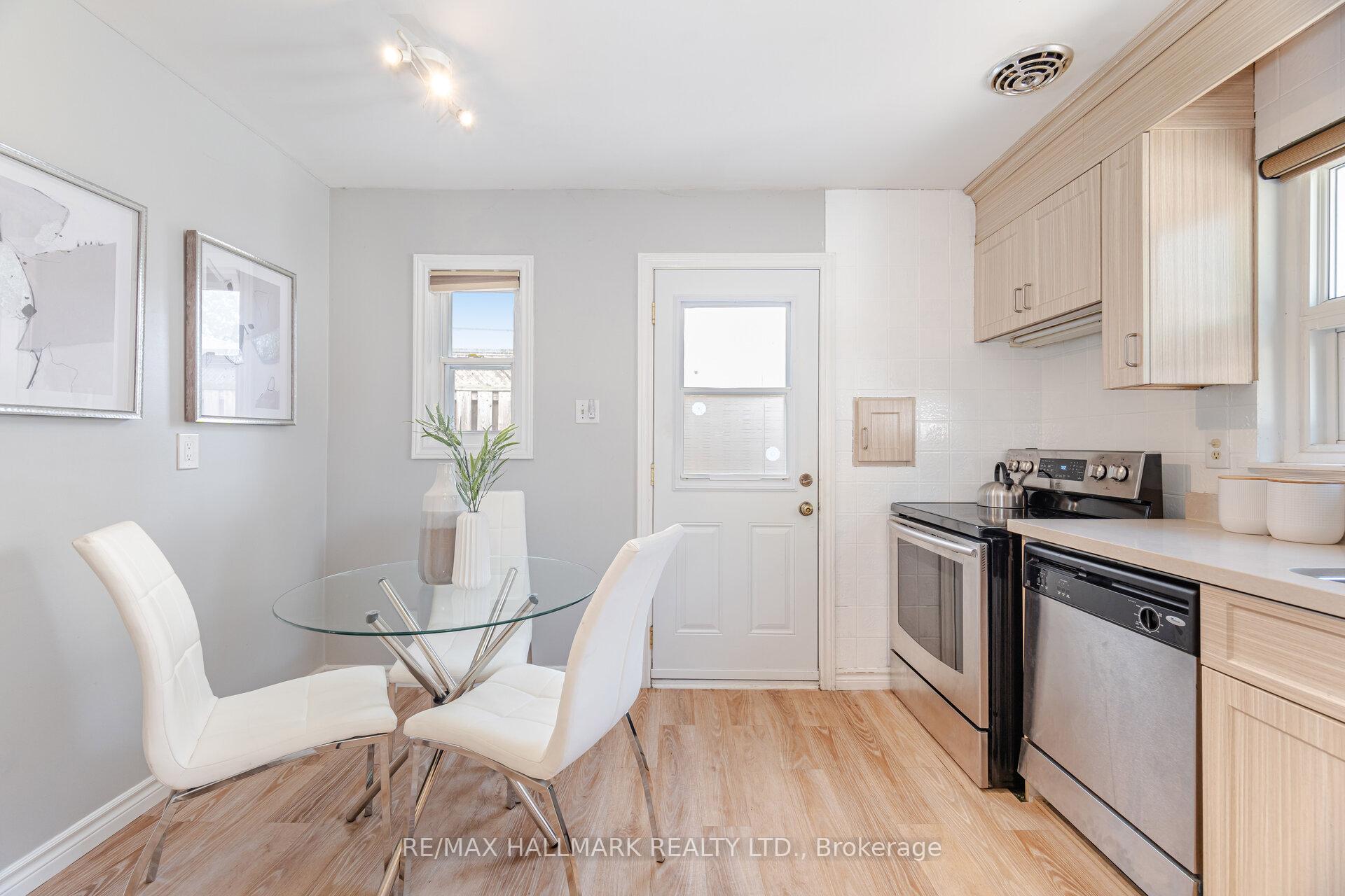 Photo 22 of 73 Dogwood Crescent, Scarborough, Bendale — HOMEH