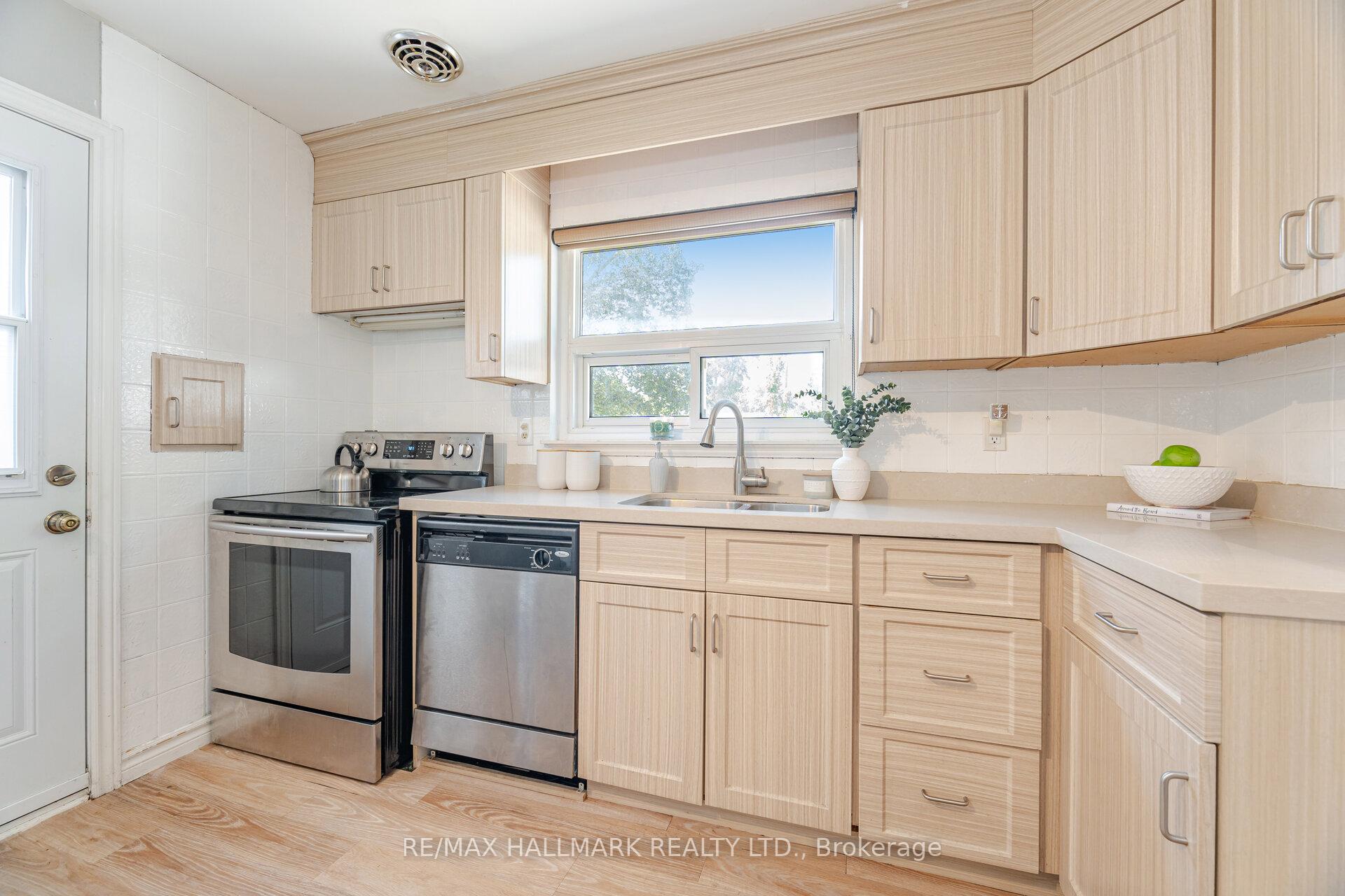 Photo 23 of 73 Dogwood Crescent, Scarborough, Bendale — HOMEH