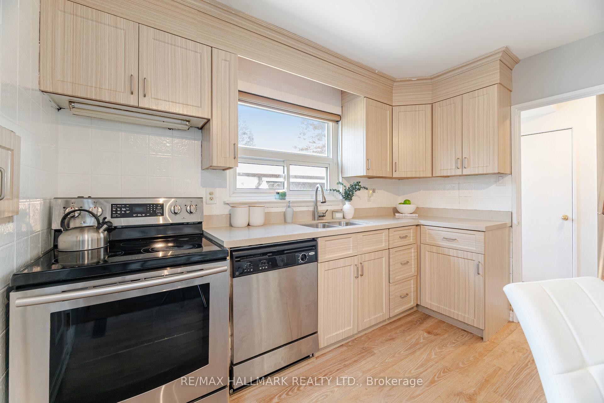 Photo 24 of 73 Dogwood Crescent, Scarborough, Bendale — HOMEH