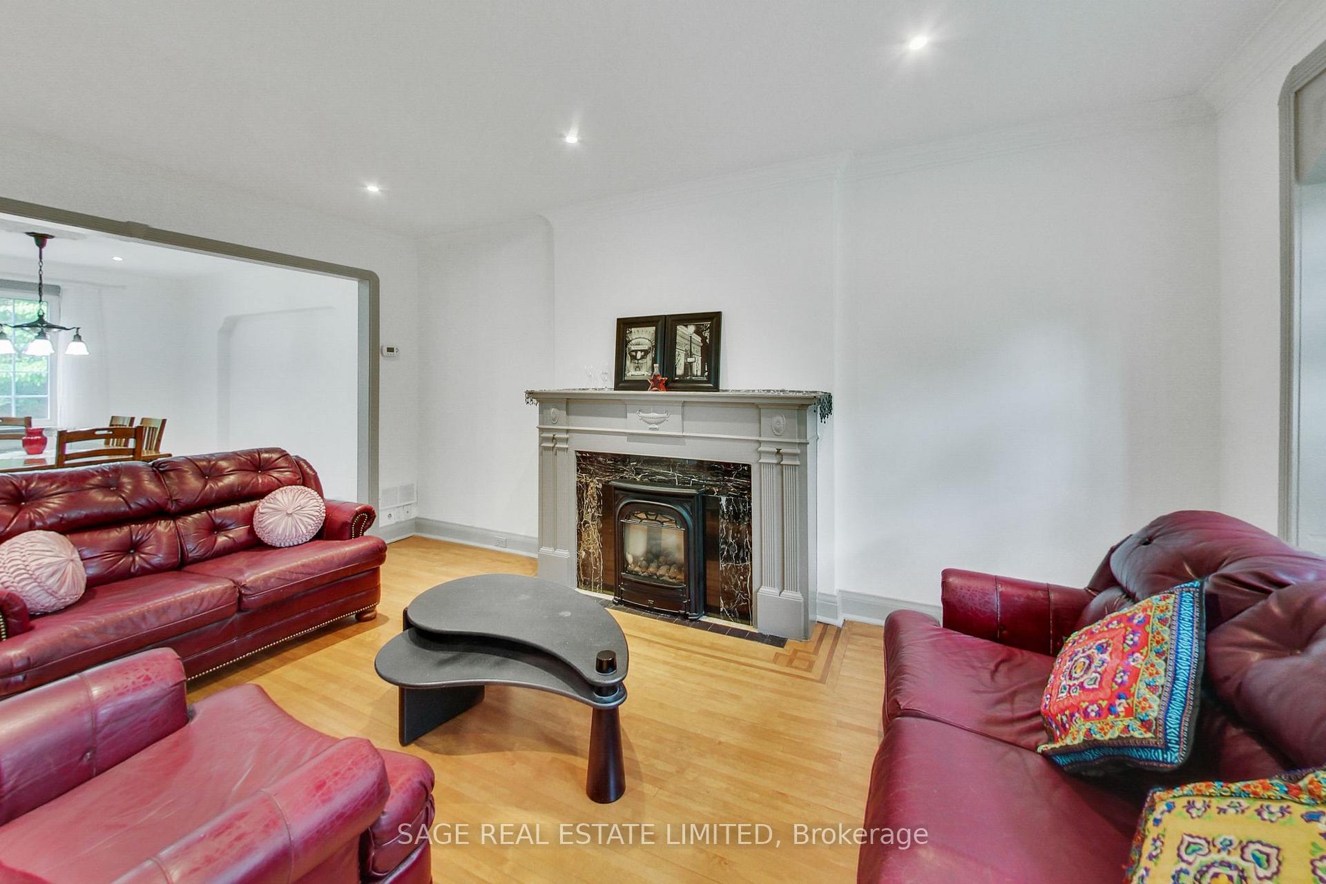 Photo 9 of 12 Nina Street, Toronto, Casa Loma — HOMEH