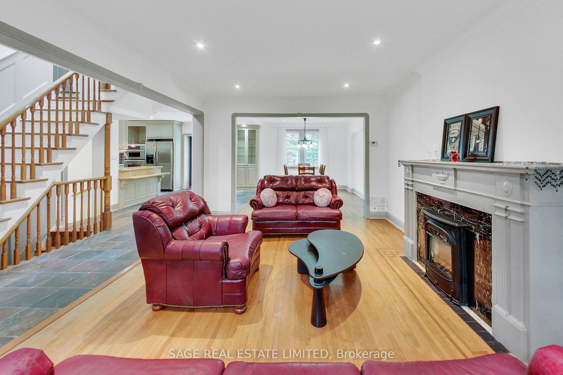 Photo 5 of 12 Nina Street, Toronto, Casa Loma — HOMEH