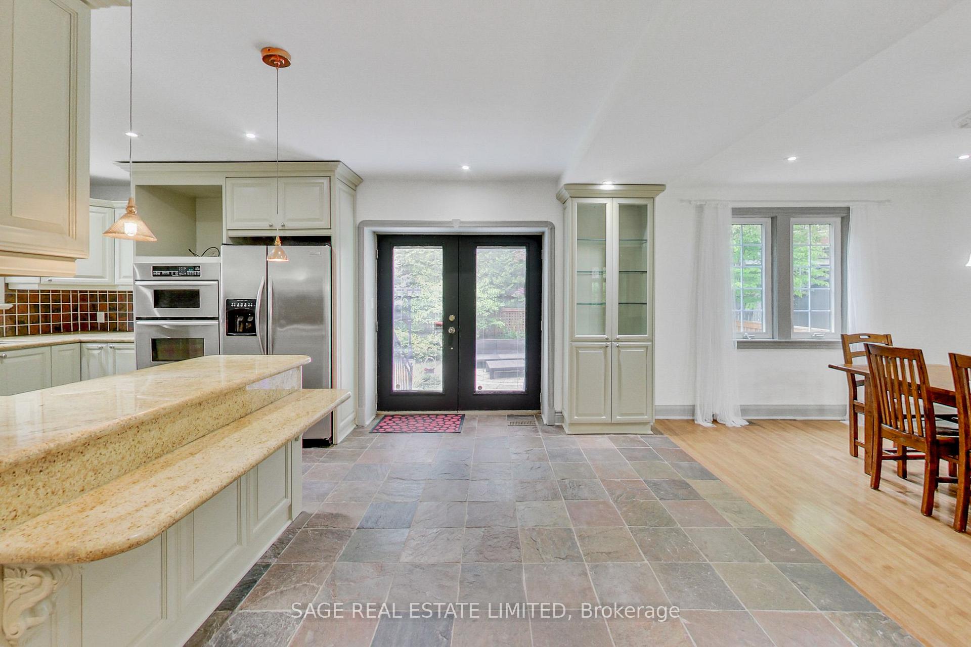 Photo 17 of 12 Nina Street, Toronto, Casa Loma — HOMEH