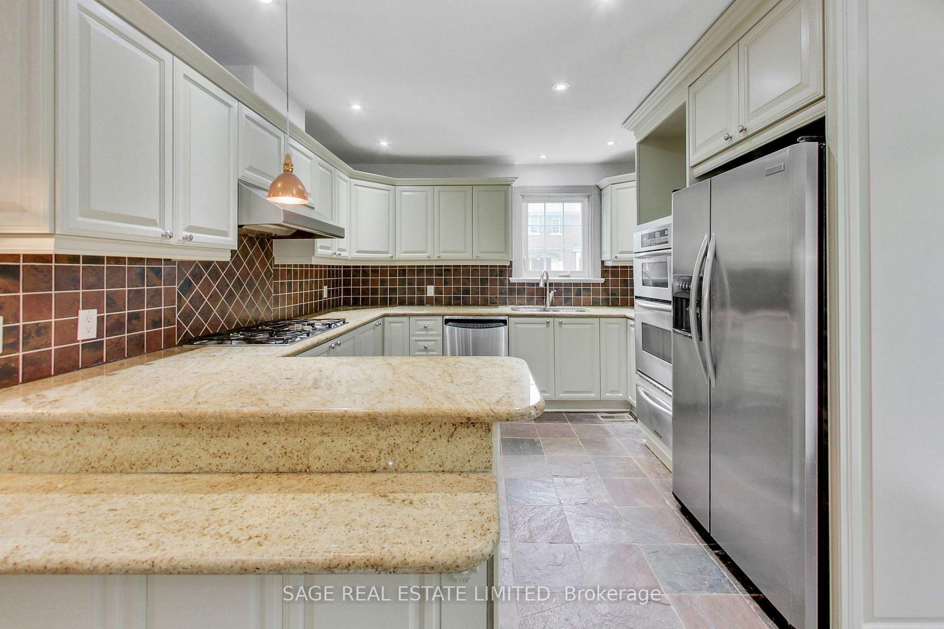 Photo 14 of 12 Nina Street, Toronto, Casa Loma — HOMEH