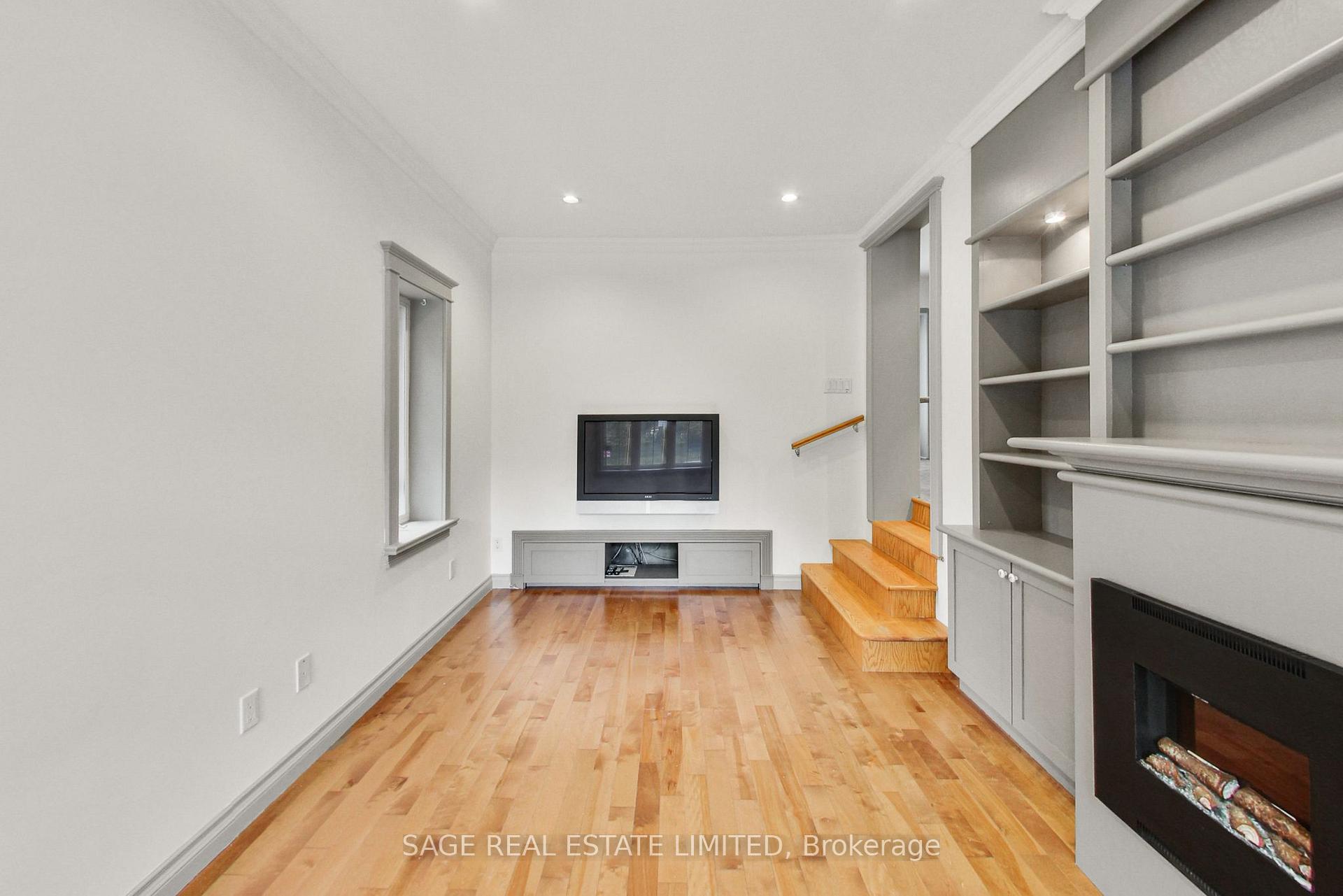 Photo 18 of 12 Nina Street, Toronto, Casa Loma — HOMEH