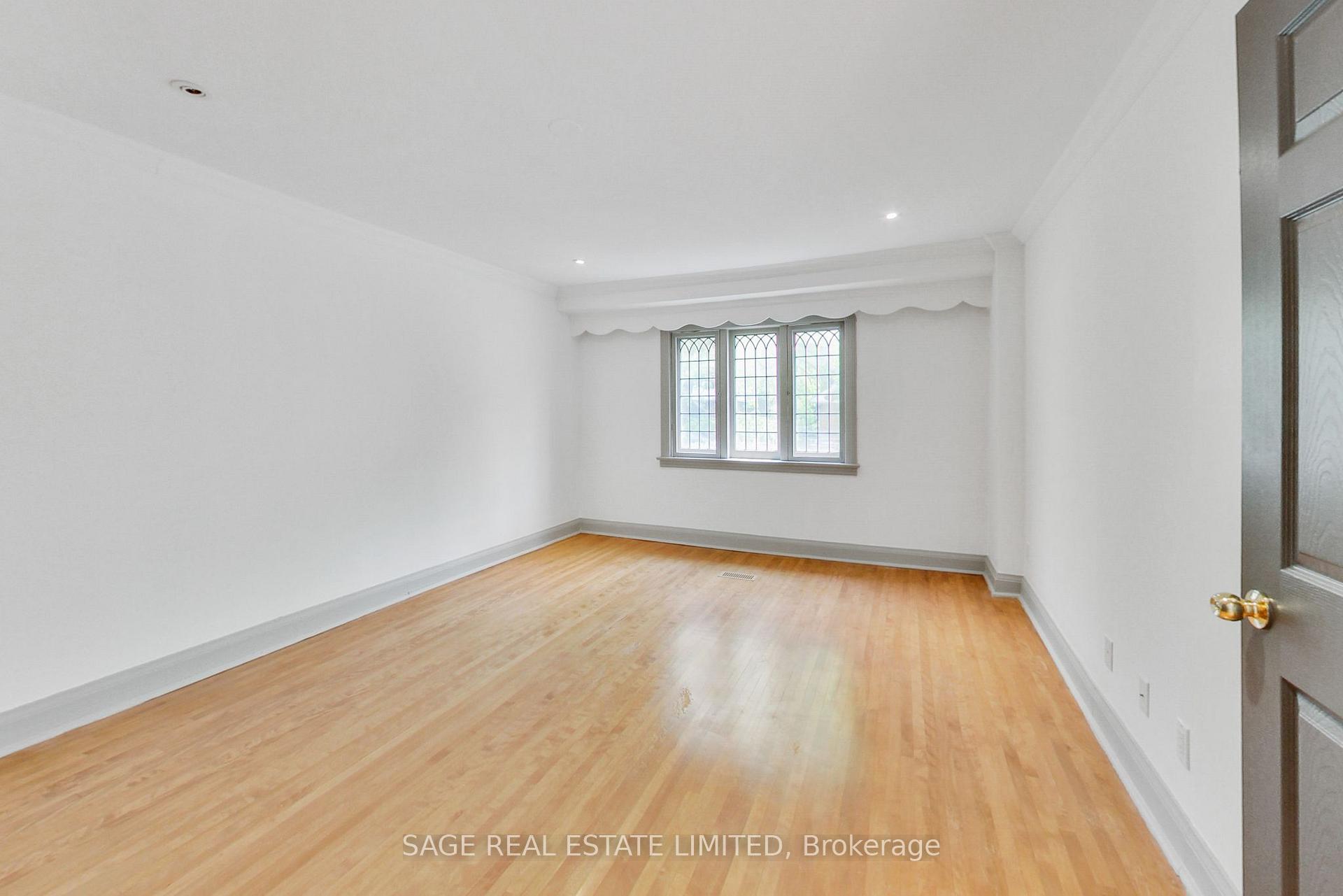 Photo 19 of 12 Nina Street, Toronto, Casa Loma — HOMEH